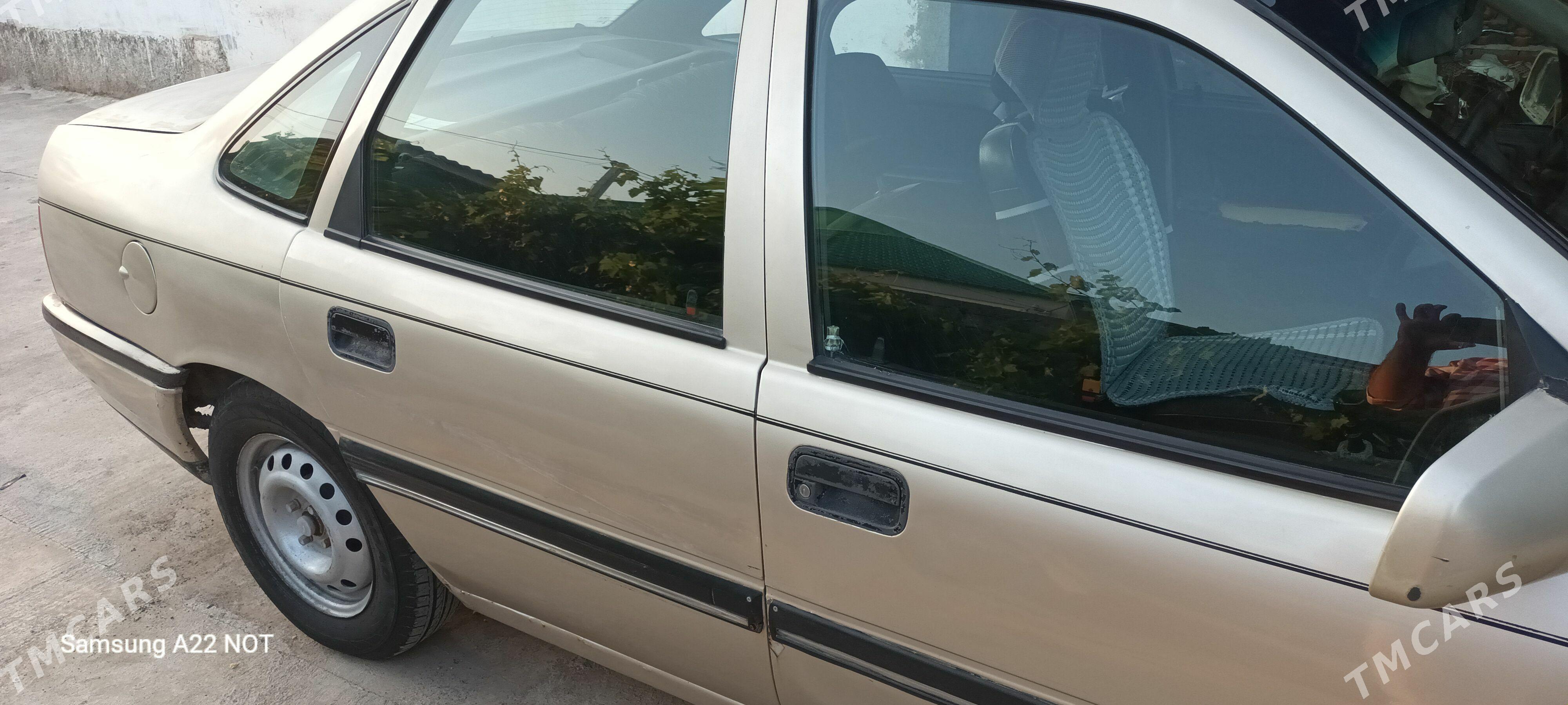 Opel Vectra 1990 - 30 000 TMT - Гарадамак - img 1