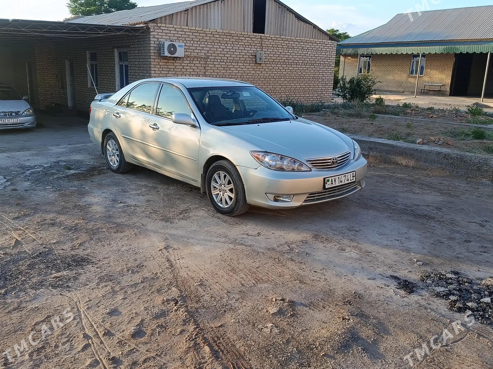 Toyota Camry 2003 - 180 000 TMT - Саят - img 1