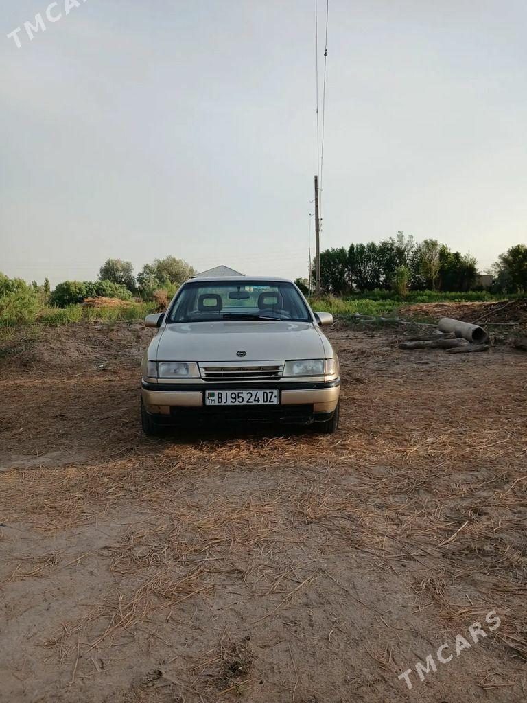 Opel Vectra 1991 - 28 000 TMT - Гурбансолтан Едже - img 1