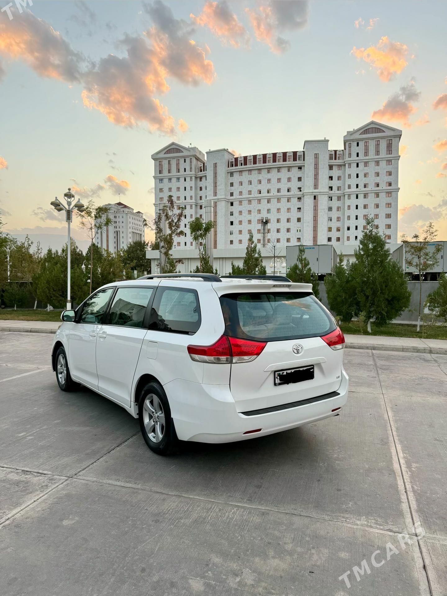 Toyota Sienna 2011 - 285 000 TMT - Ашхабад - img 1