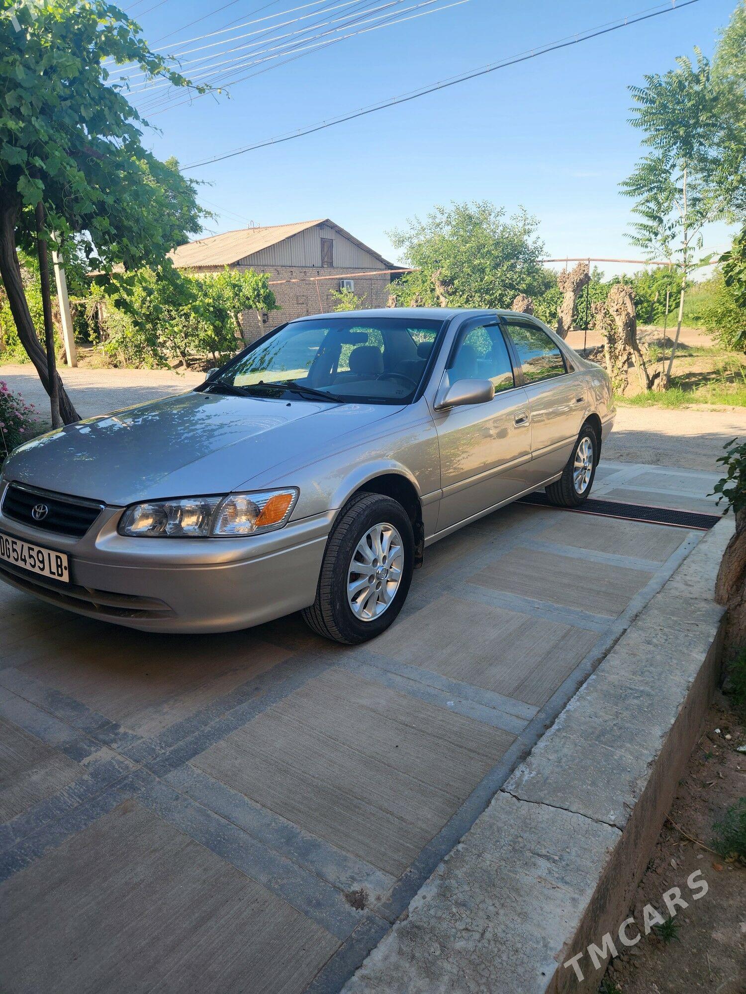 Toyota Camry 2000 - 190 000 TMT - Saýat - img 1