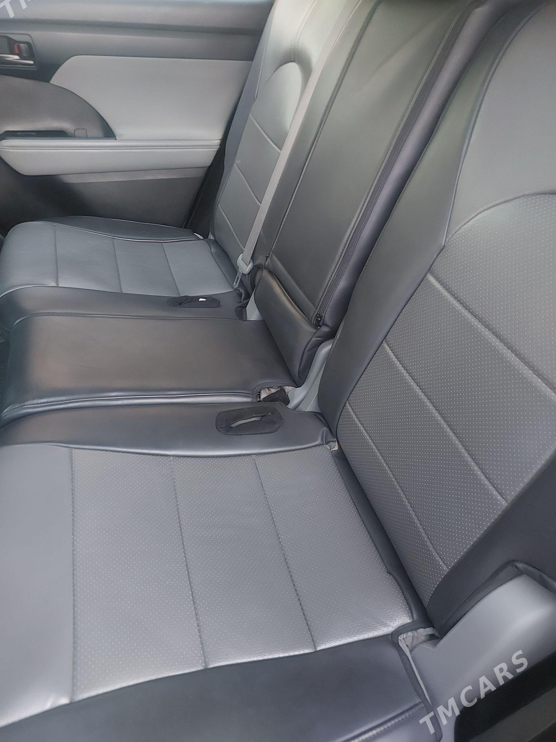 Toyota Highlander 2022 - 540 000 TMT - Балканабат - img 1