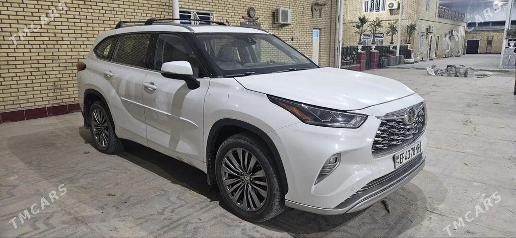 Toyota Highlander 2022 - 645 000 TMT - Мары - img 1