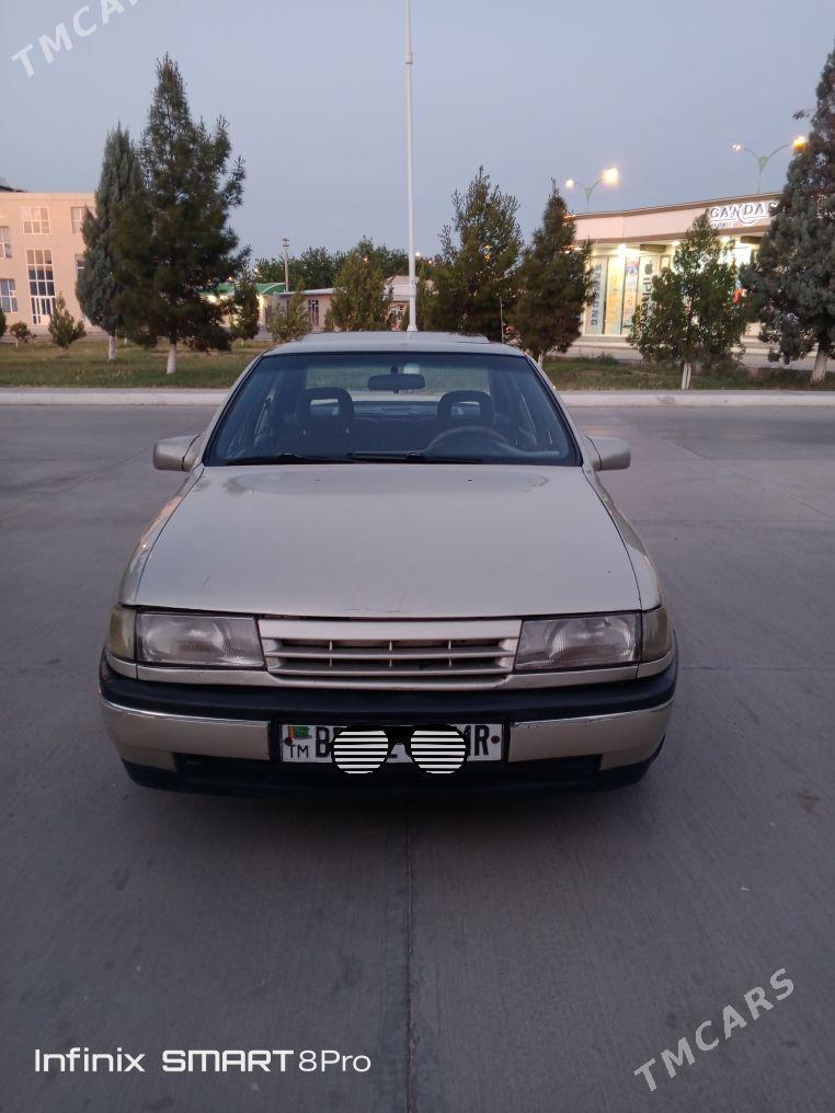 Opel Vectra 1990 - 37 000 TMT - Мары - img 1