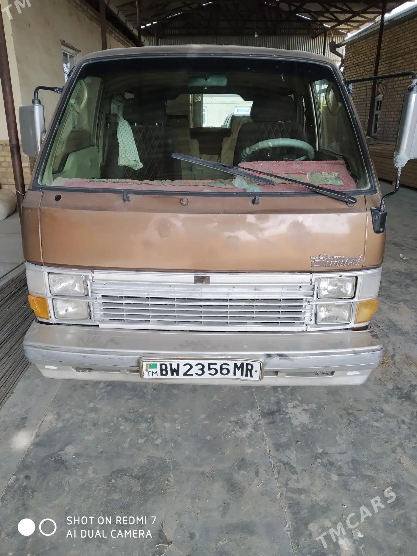Toyota Hiace 1987 - 84 000 TMT - Каракумский этрап - img 1