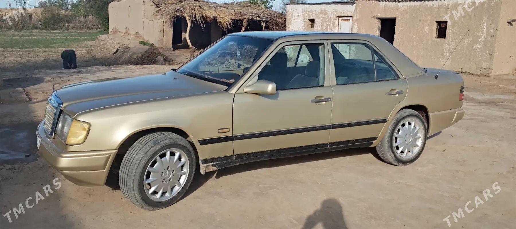 Mercedes-Benz 230E 1985 - 40 000 TMT - Gurbansoltan Eje - img 1