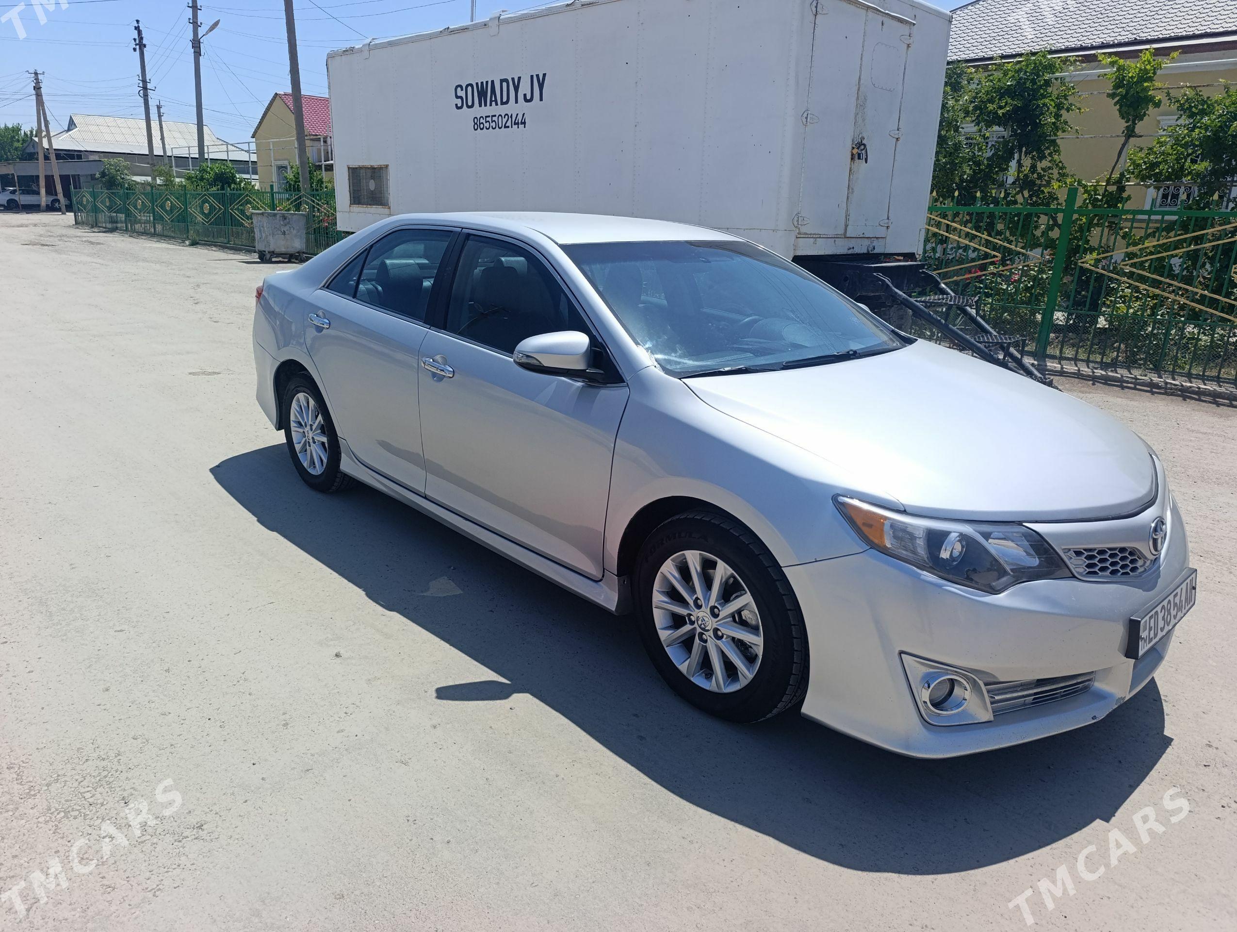 Toyota Camry 2012 - 230 000 TMT - Теджен - img 1