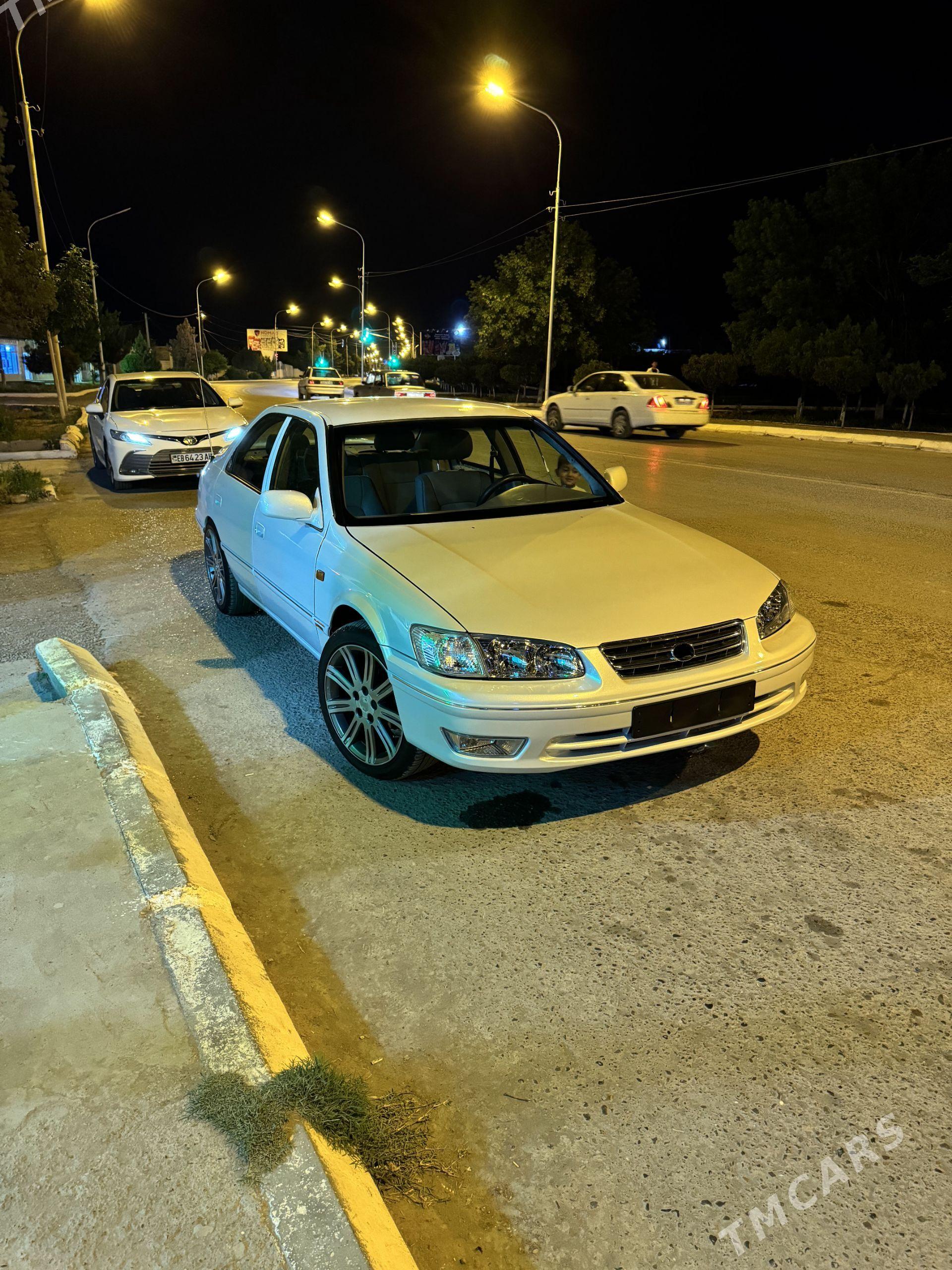 Toyota Camry 1999 - 120 000 TMT - Кака - img 1
