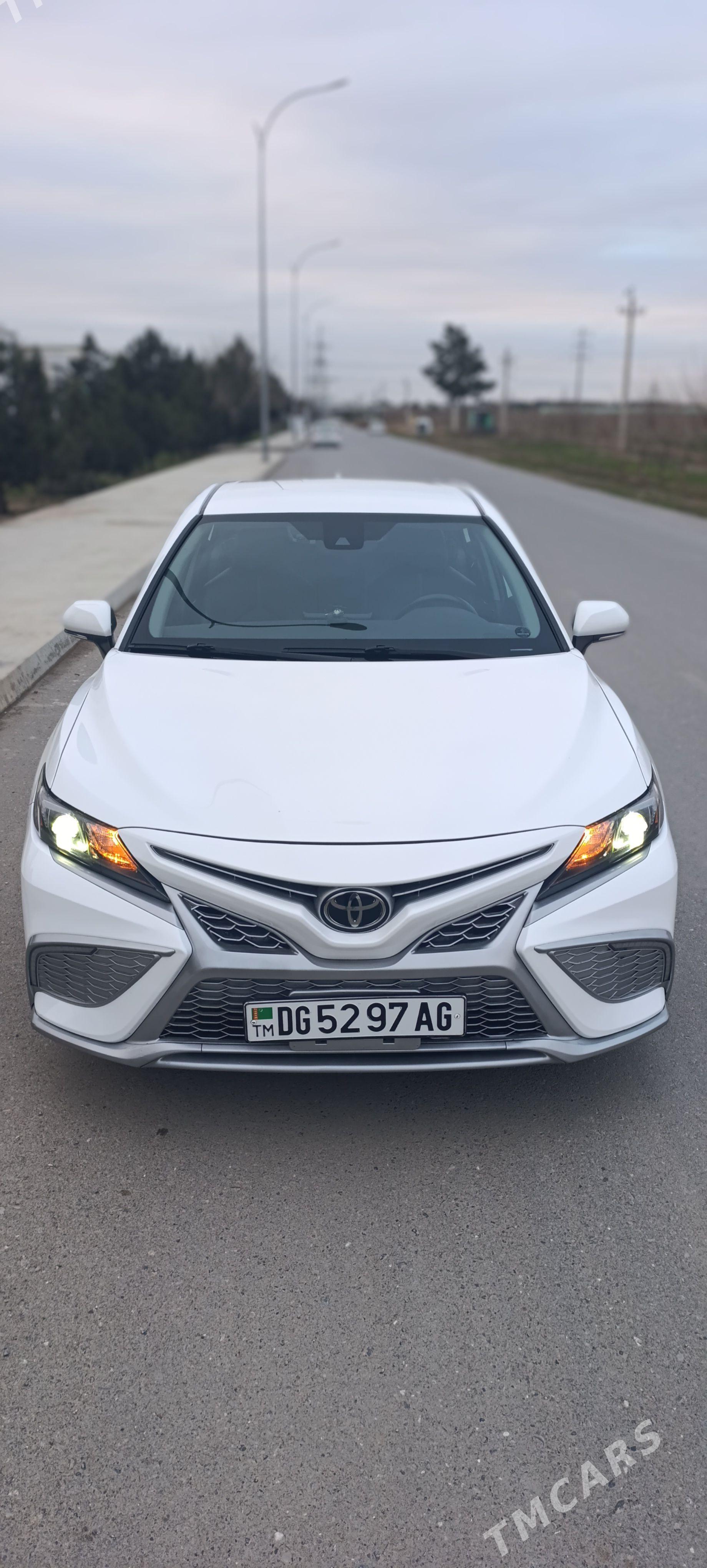 Toyota Camry 2022 - 360 000 TMT - Арзув - img 1
