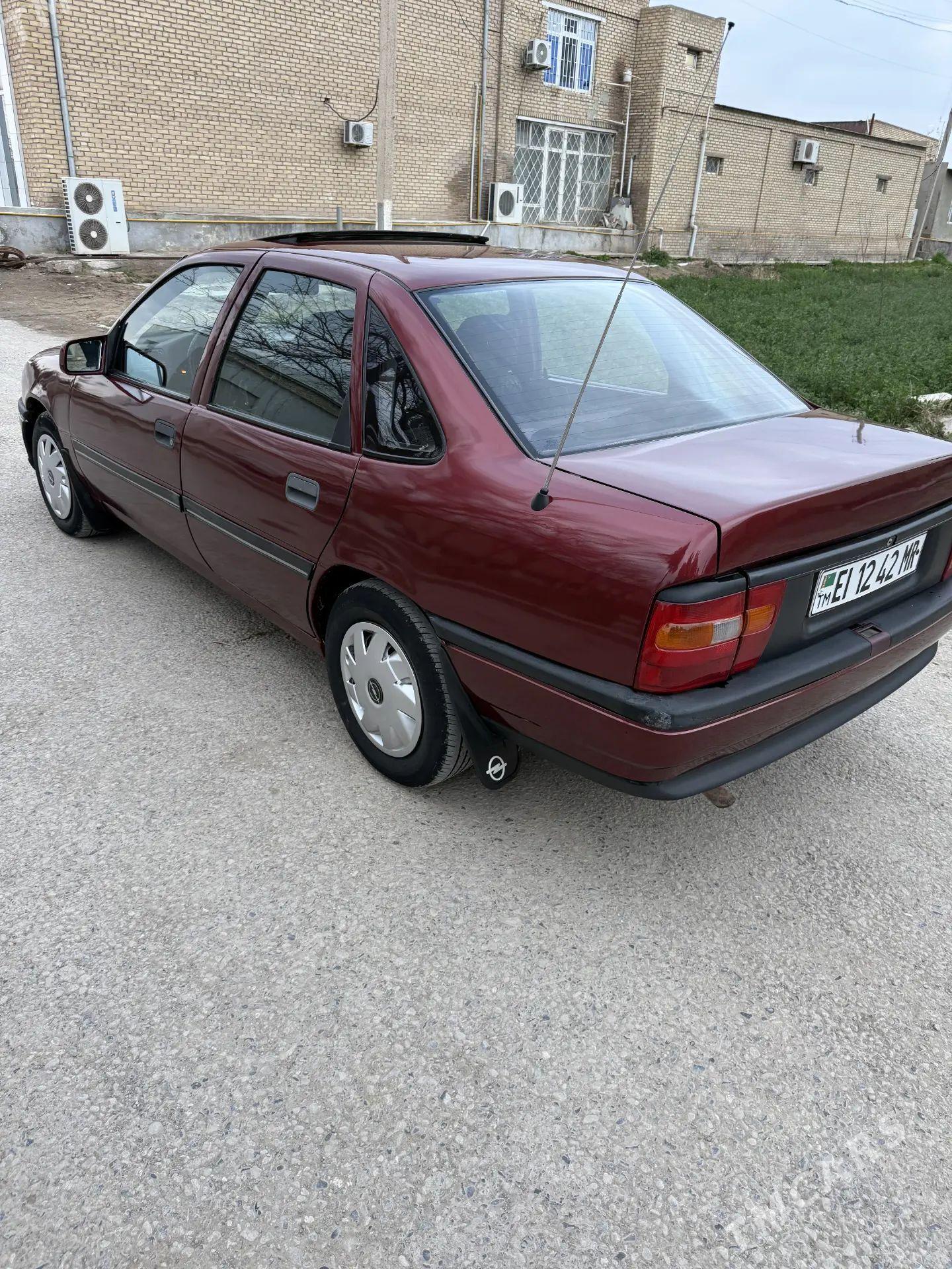 Opel Vectra 1992 - 43 000 TMT - Mary - img 1
