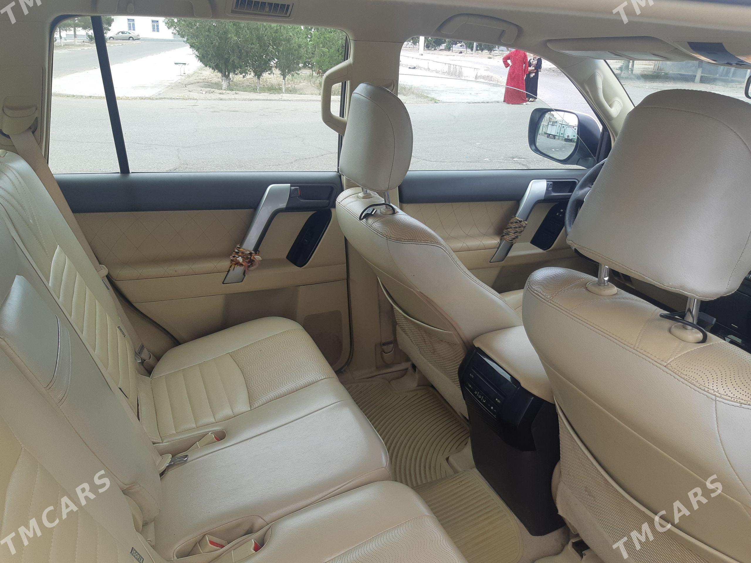 Toyota Land Cruiser Prado 2014 - 640 000 TMT - Türkmenbaşy - img 1