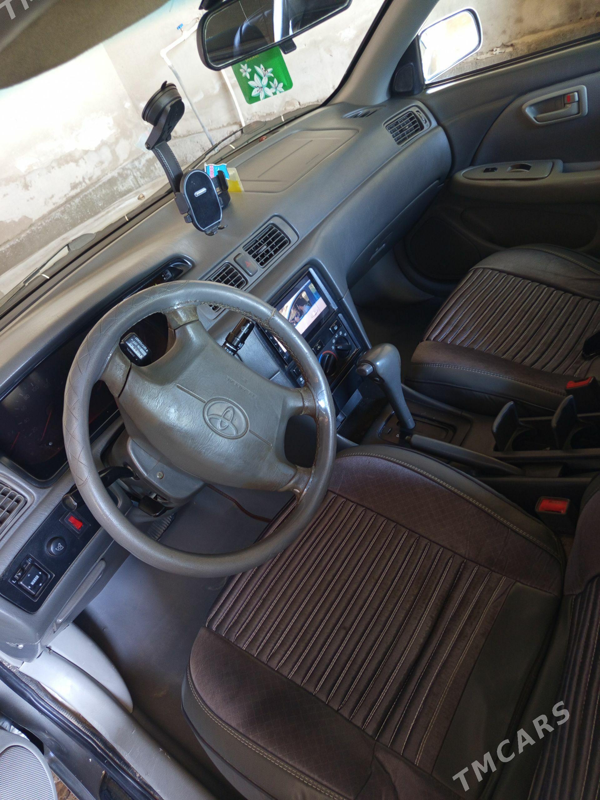 Toyota Camry 2001 - 160 000 TMT - Гарабекевюл - img 1
