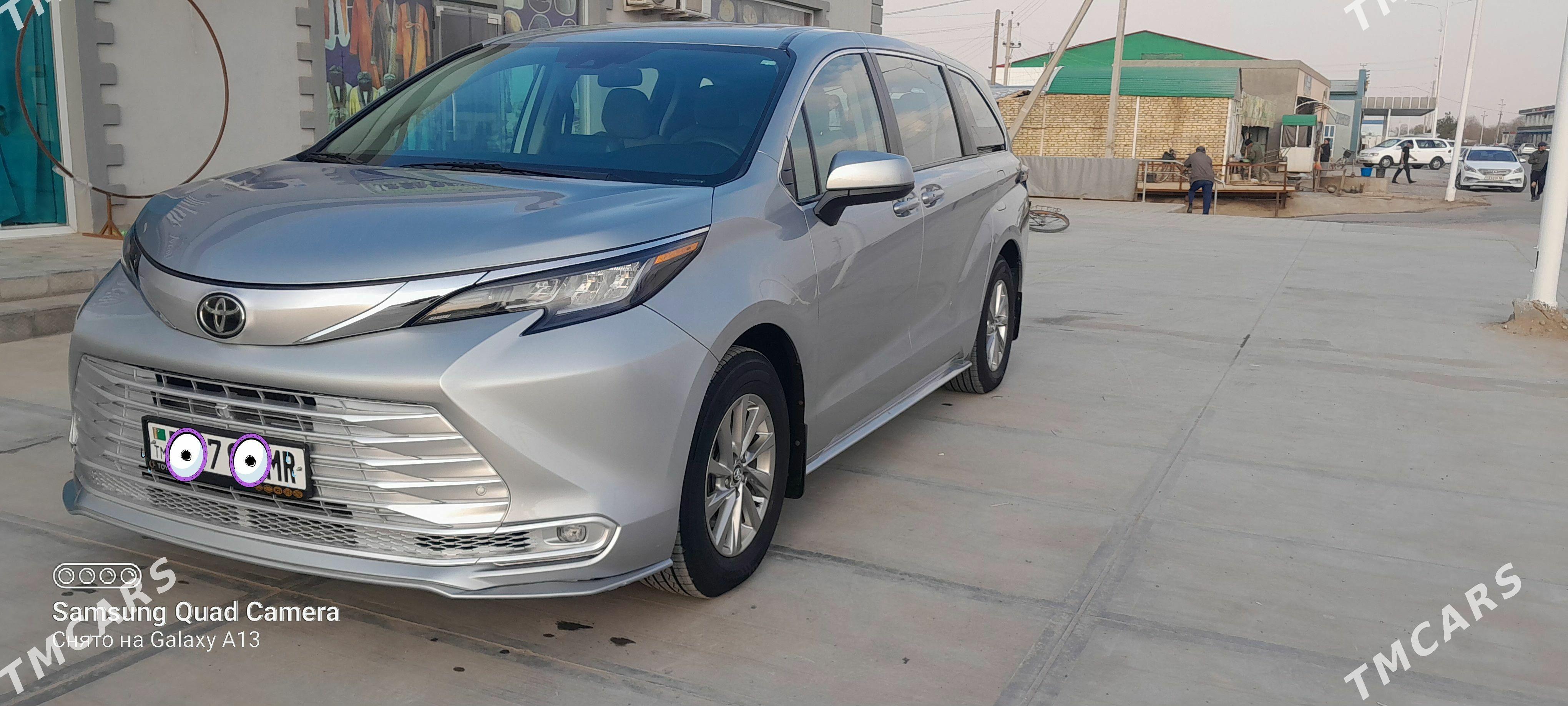 Toyota Sienna 2022 - 435 000 TMT - Ёлётен - img 1