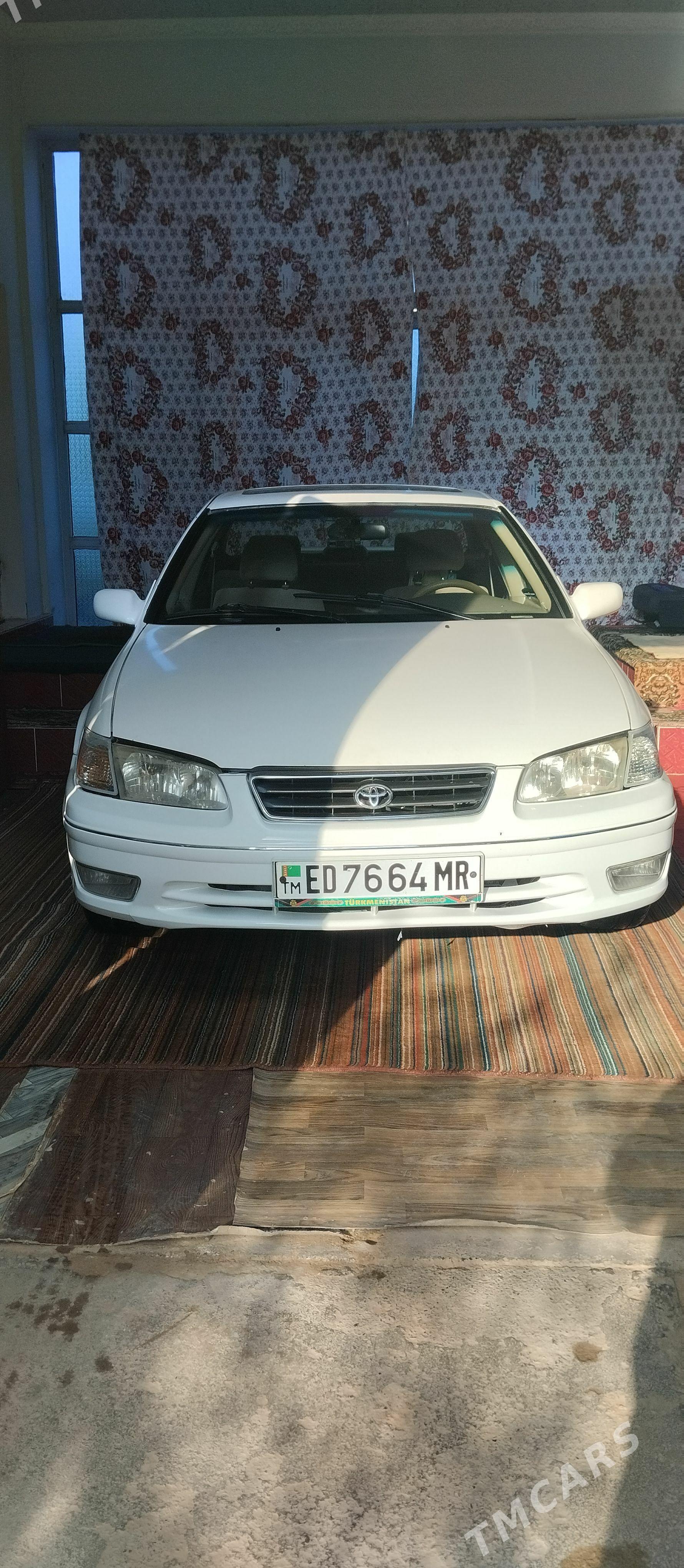 Toyota Camry 2001 - 170 000 TMT - Мары - img 1