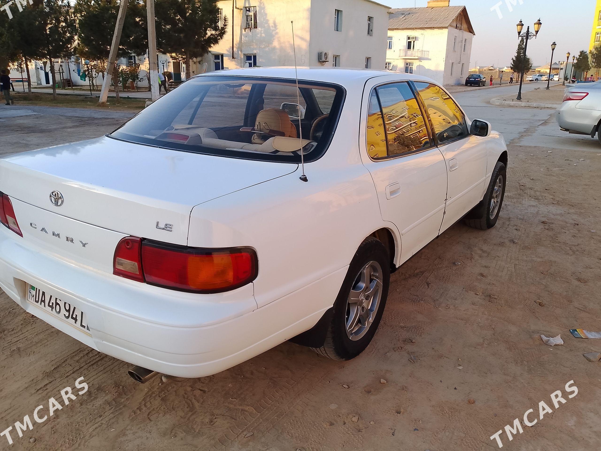 Toyota Camry 1995 - 95 000 TMT - Мары - img 1