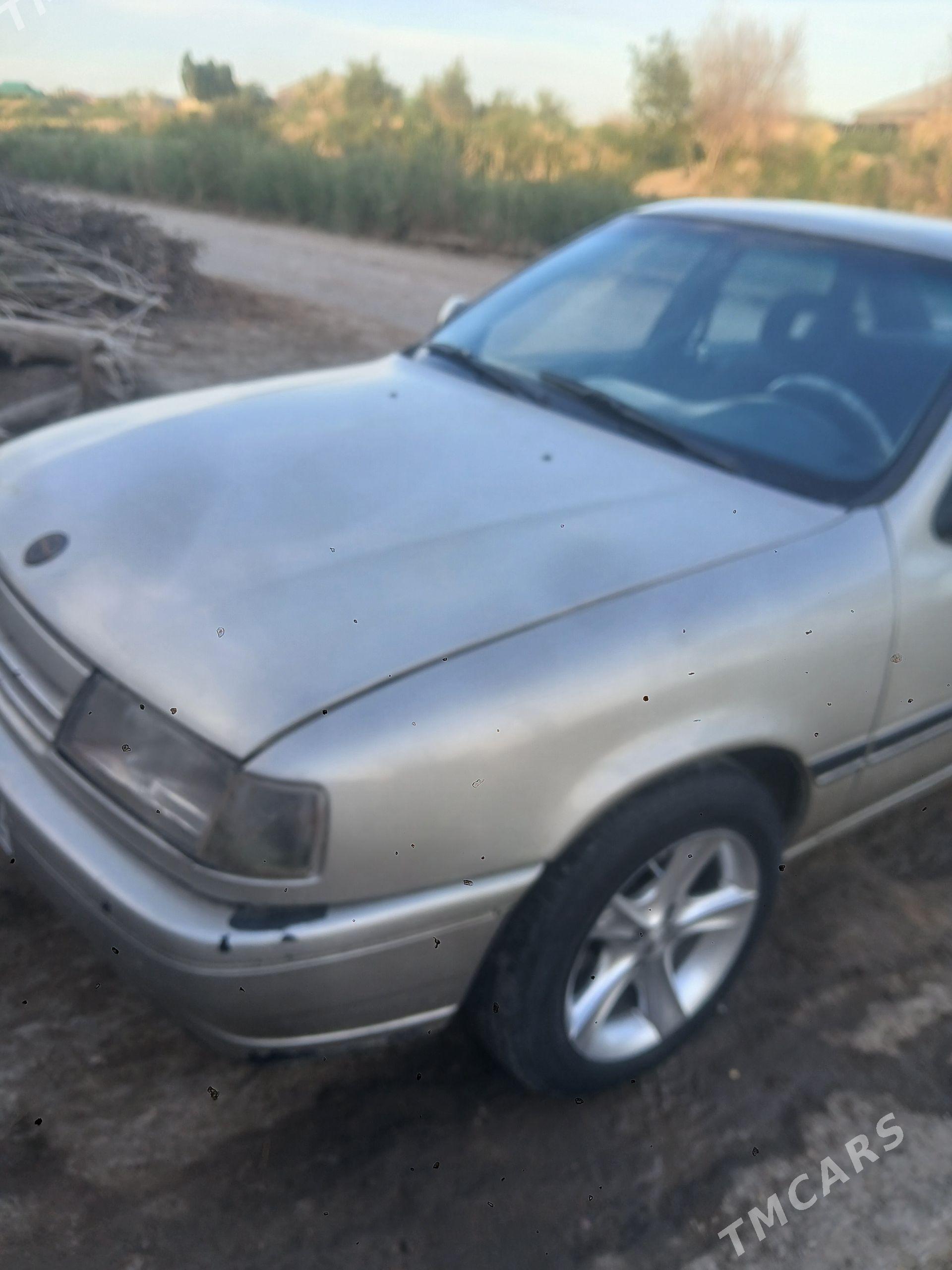 Opel Vectra 1991 - 36 000 TMT - Гурбансолтан Едже - img 1