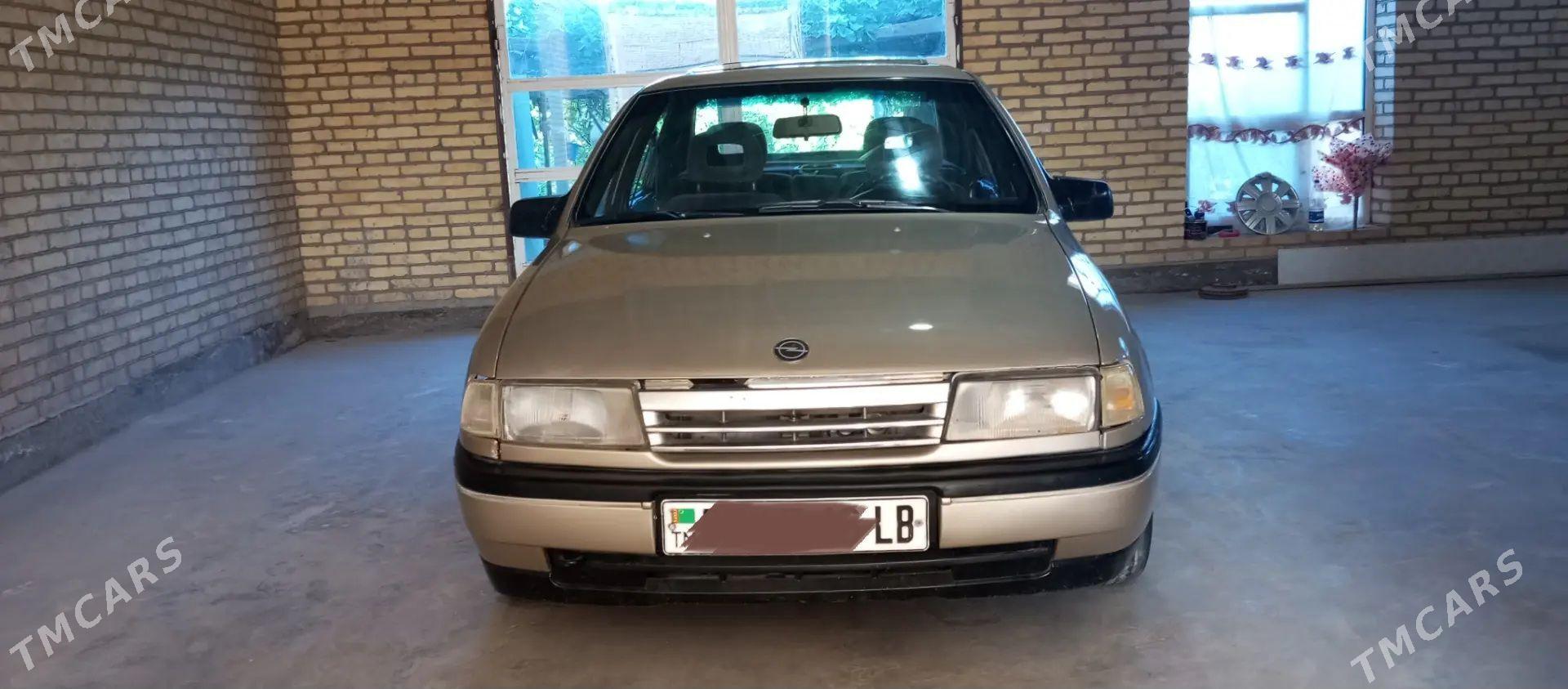 Opel Vectra 1990 - 29 000 TMT - Сакар - img 1