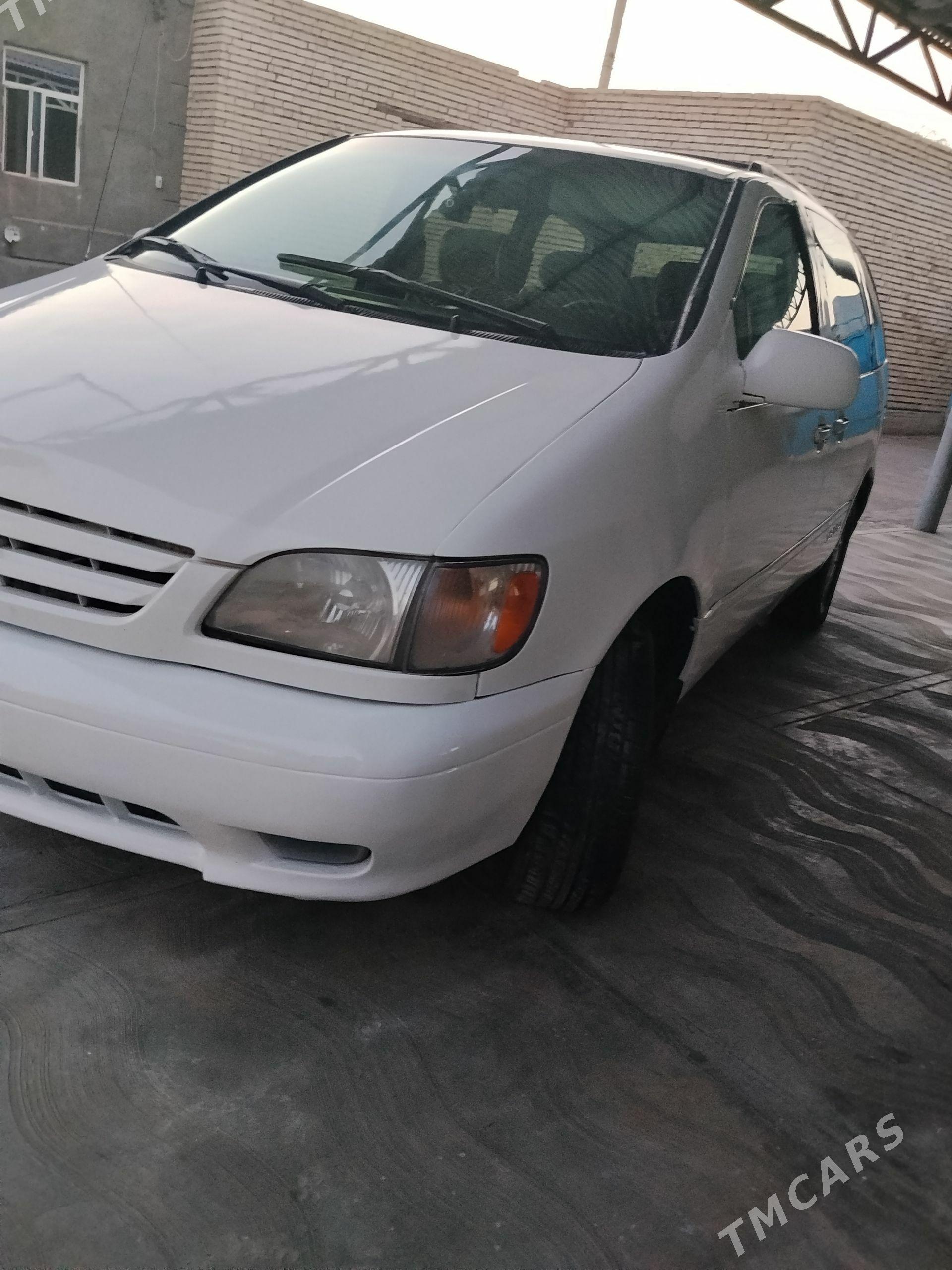 Toyota Sienna 2001 - 175 000 TMT - Sarahs - img 1
