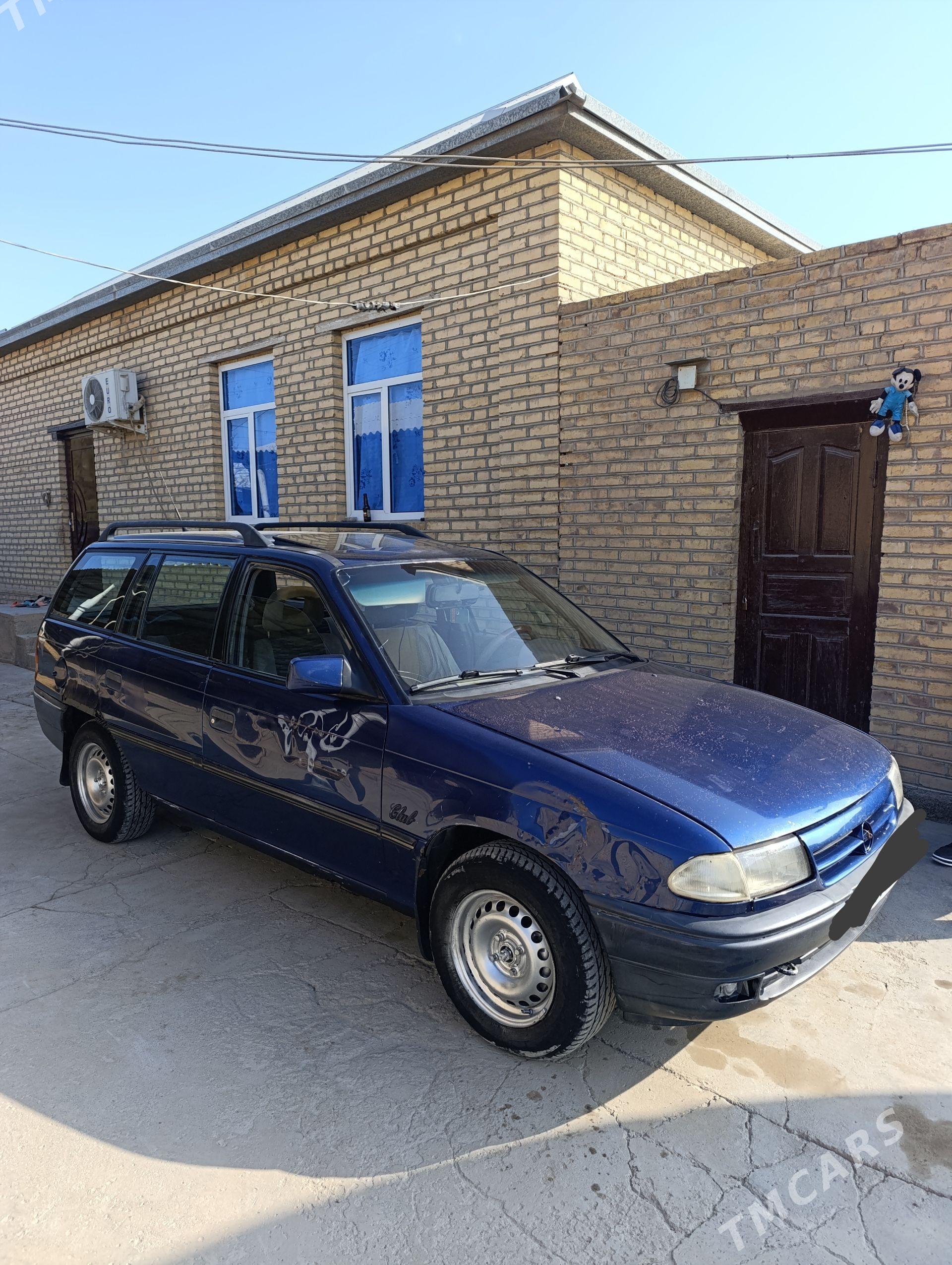Opel Astra 1992 - 30 000 TMT - Мары - img 1