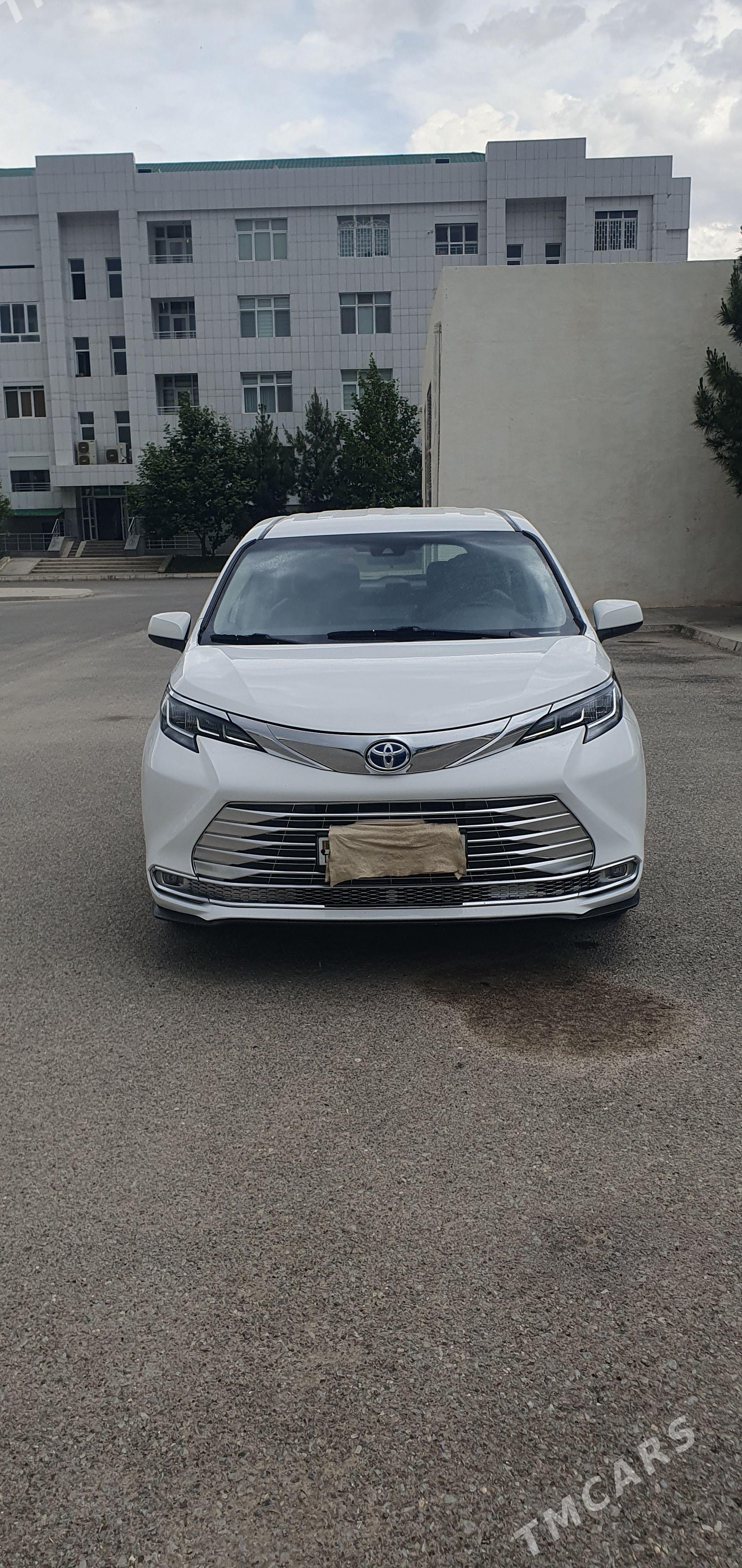 Toyota Sienna 2022 - 500 000 TMT - Aşgabat - img 1