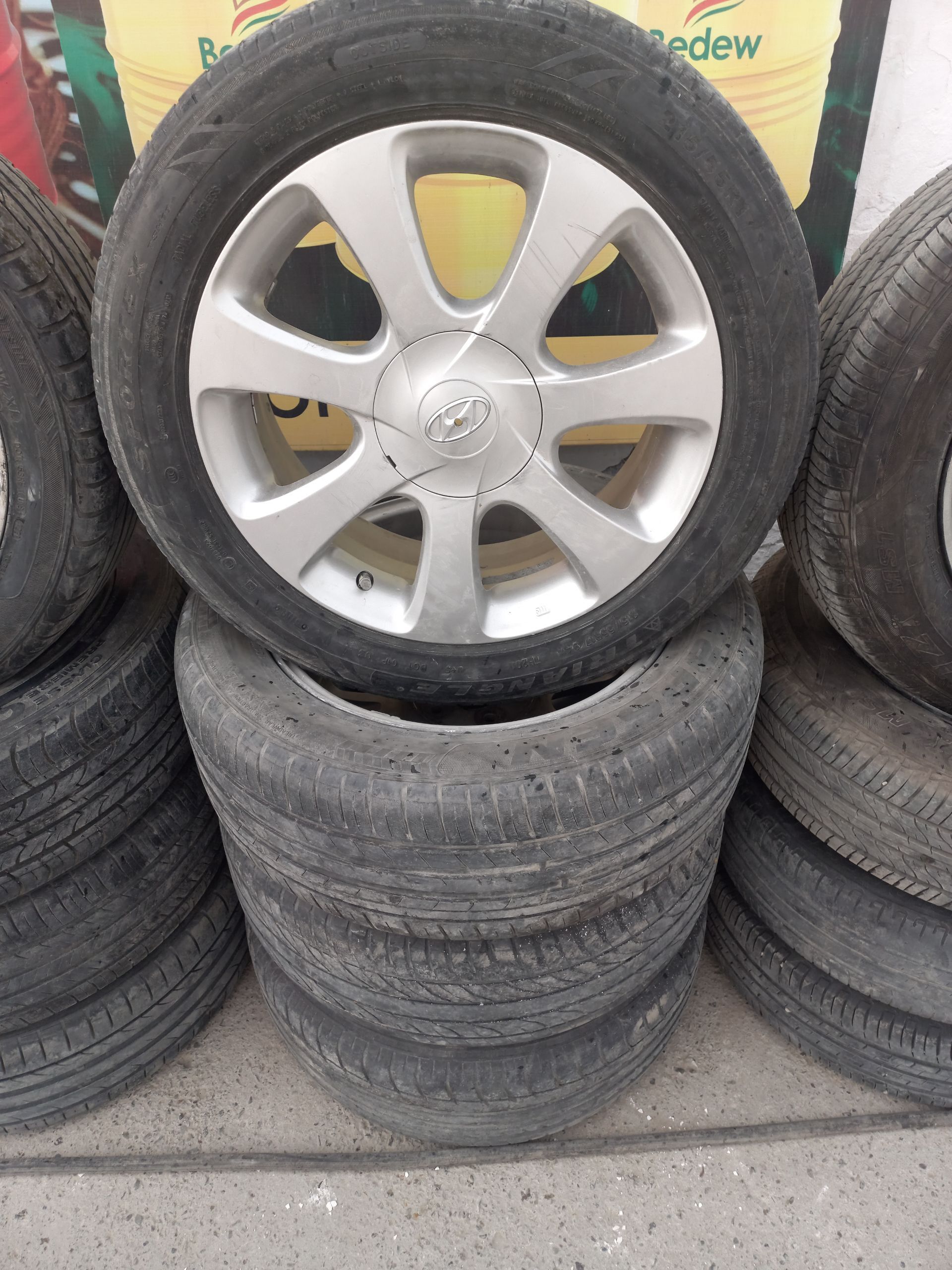 Hyundai 17 lik diska 215 55 17 2 000 TMT - Ak bugdaý etraby - img 1