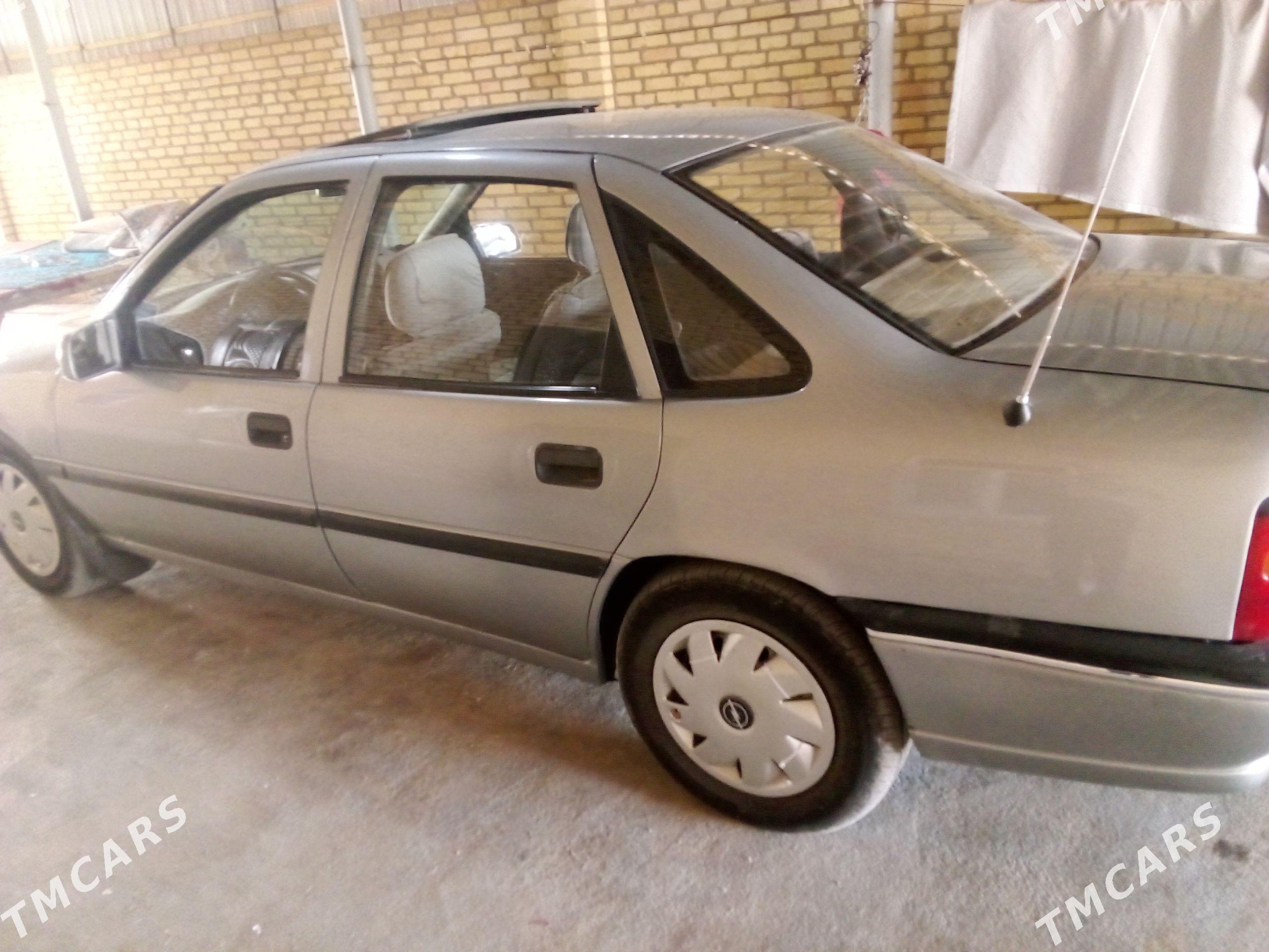 Opel Vectra 1993 - 39 000 TMT - Векильбазар - img 1