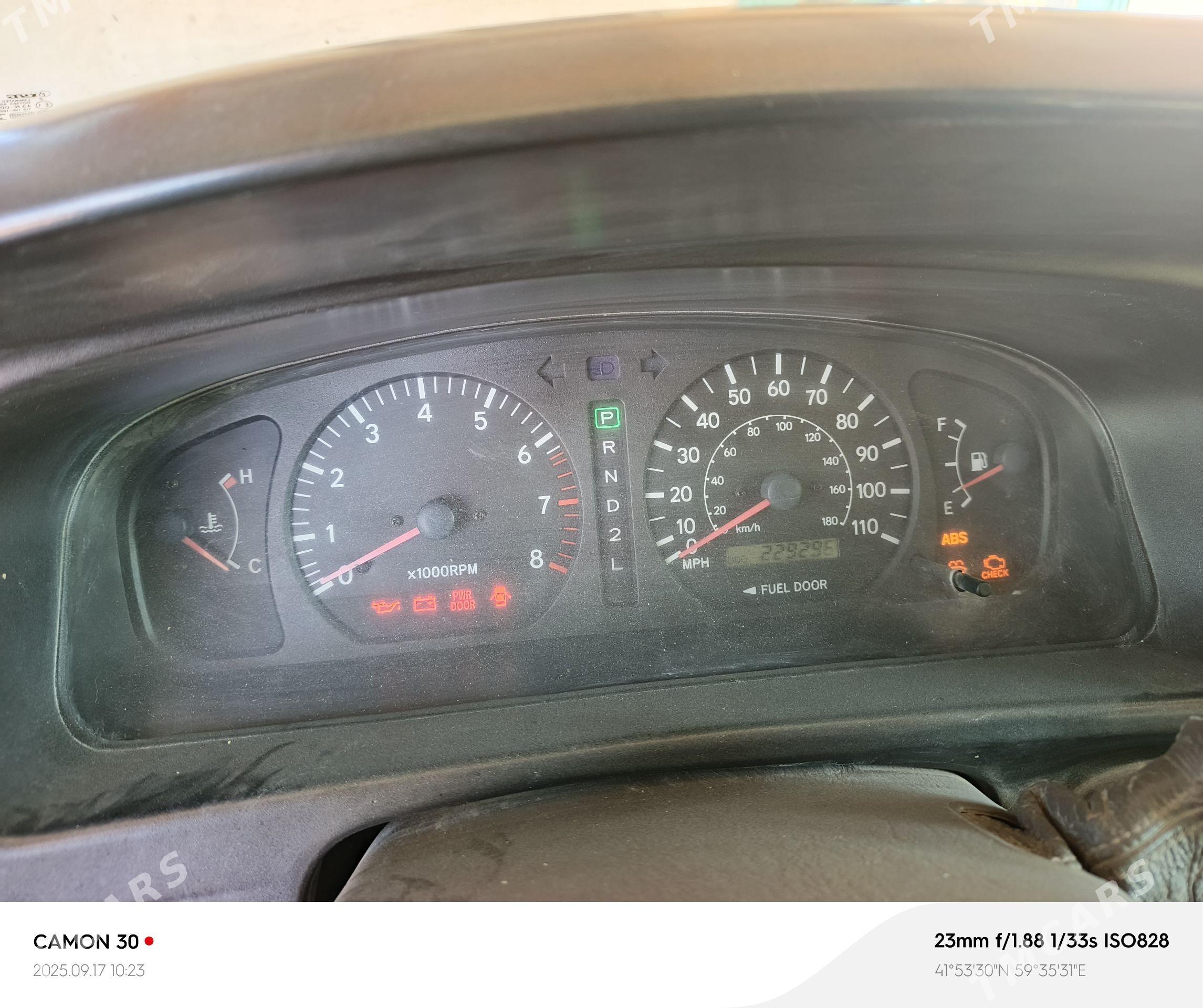 Toyota Sienna 2000 - 200 000 TMT - Gurbansoltan Eje - img 1