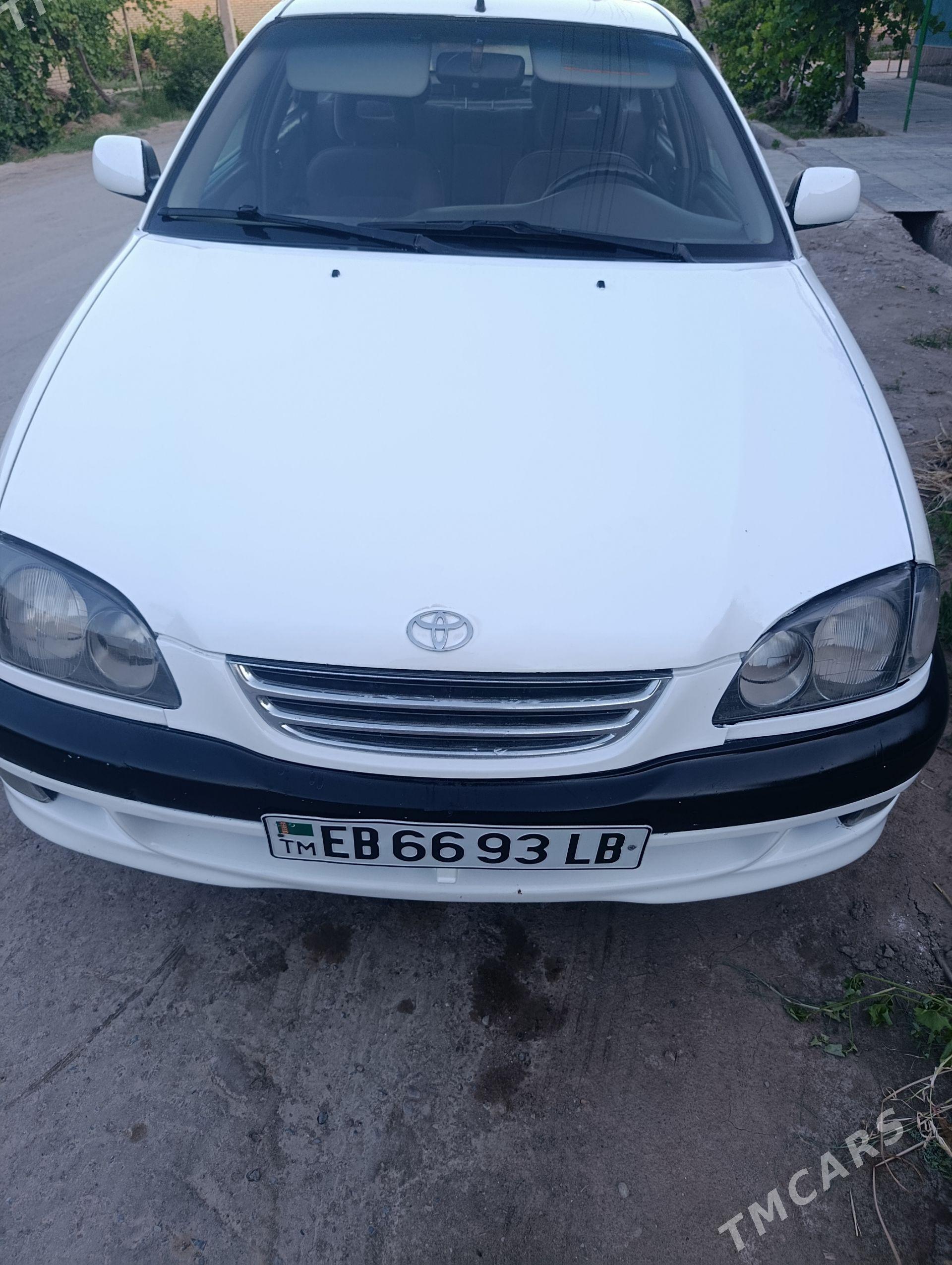 Toyota Avensis 2000 - 110 000 TMT - Dänew - img 1
