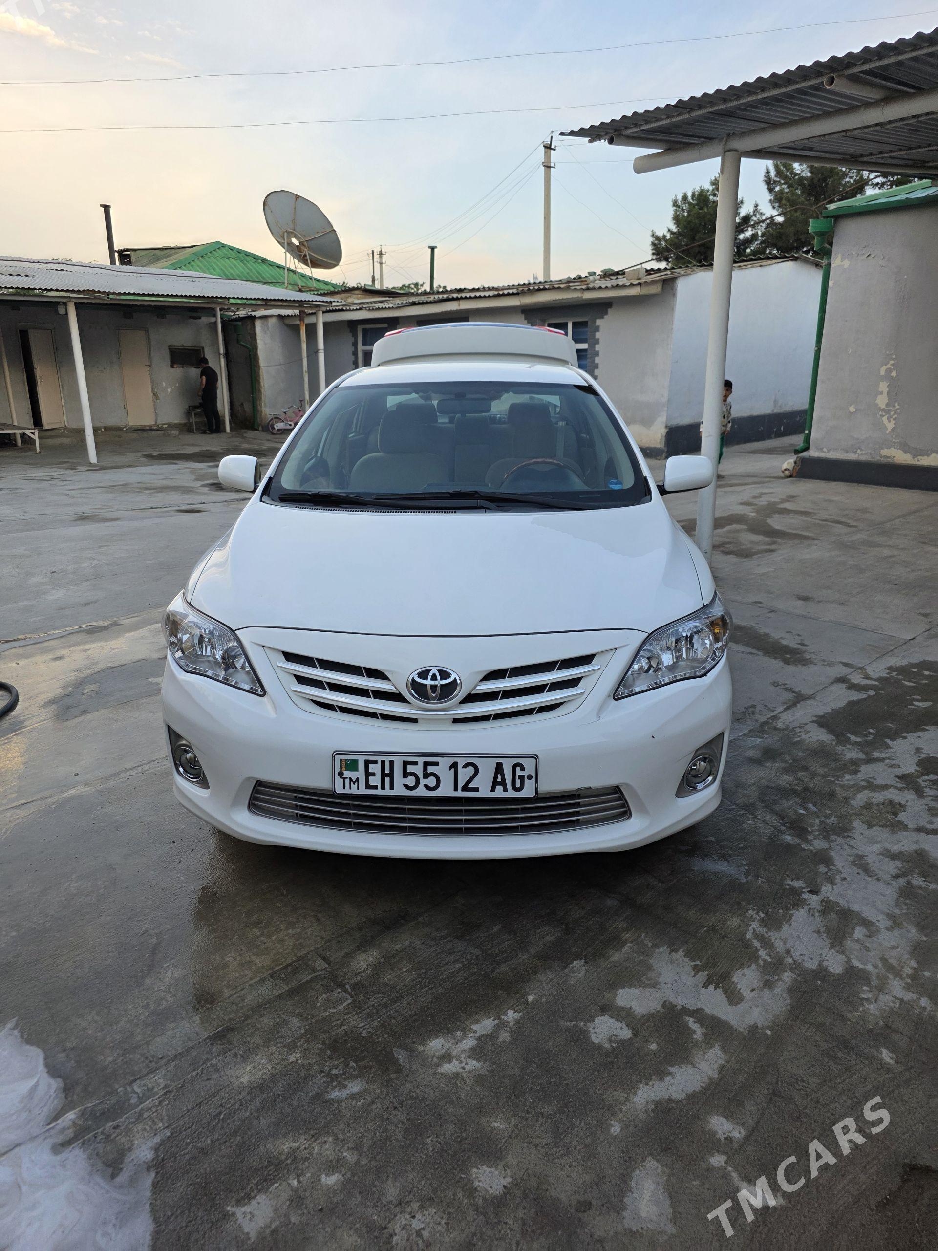 Toyota Corolla 2011 - 212 000 TMT - Кëши - img 1