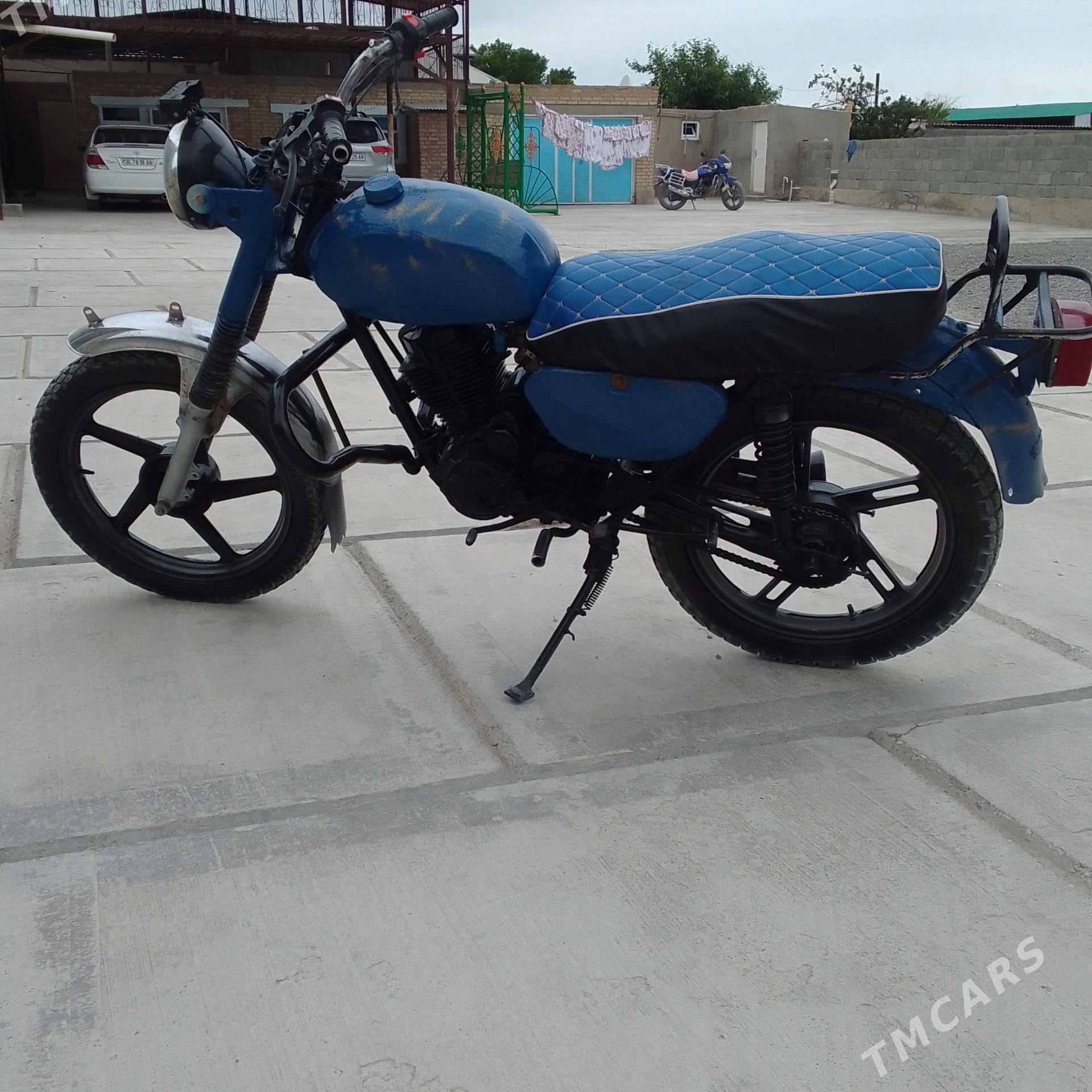 Fekon FK150-8G 2016 - 7 000 TMT - Bäherden - img 1