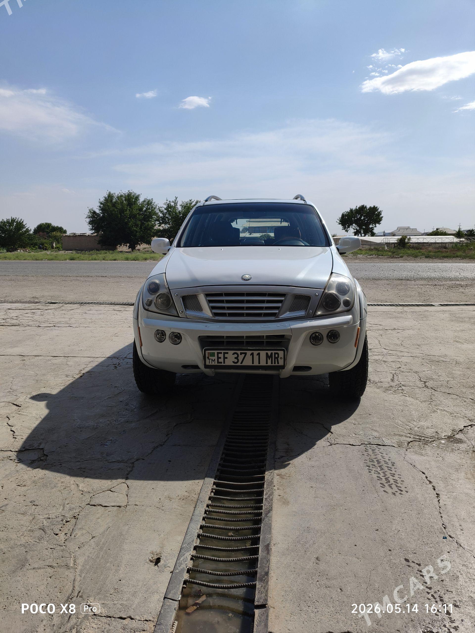 SsangYong Rexton W 2003 - 200 000 TMT - Мары - img 1