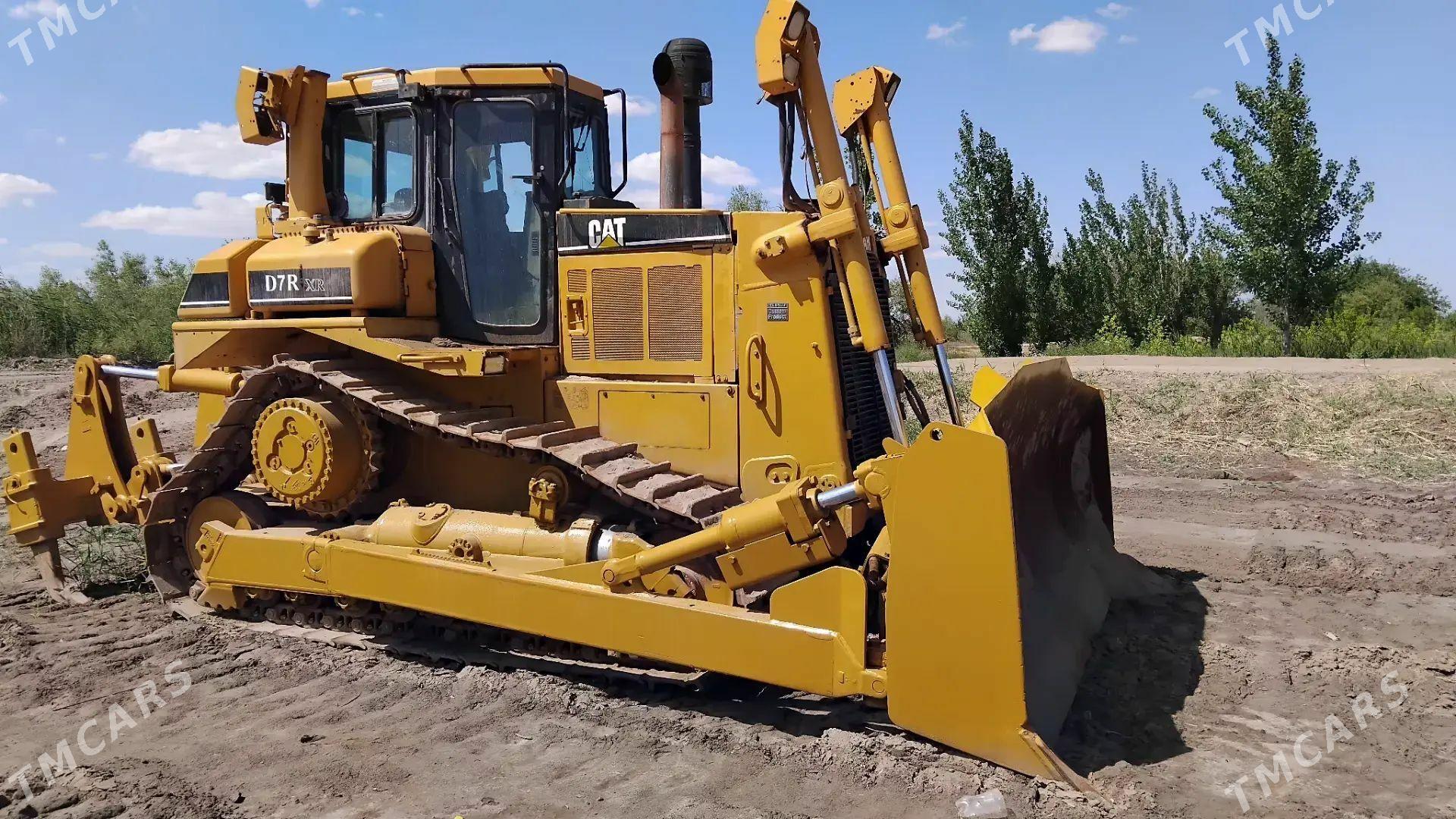 Caterpillar D Series 2004 - 1 000 000 TMT - Туркменабат - img 1