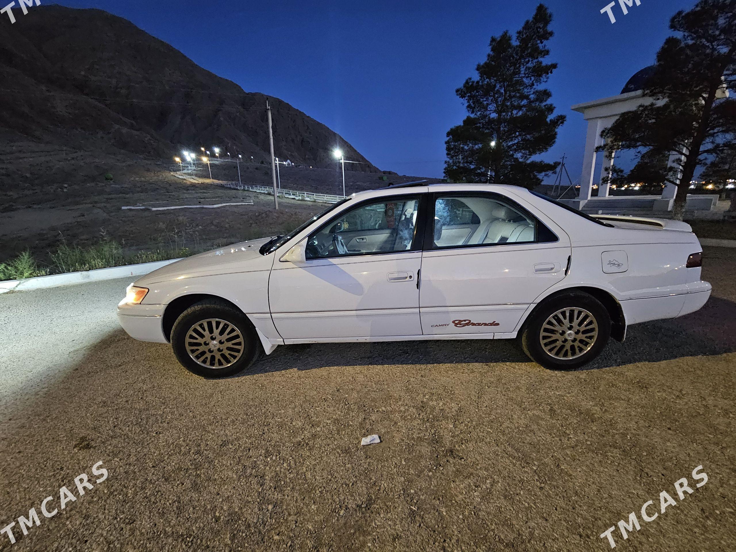 Toyota Camry 1998 - 150 000 TMT - Балканабат - img 1