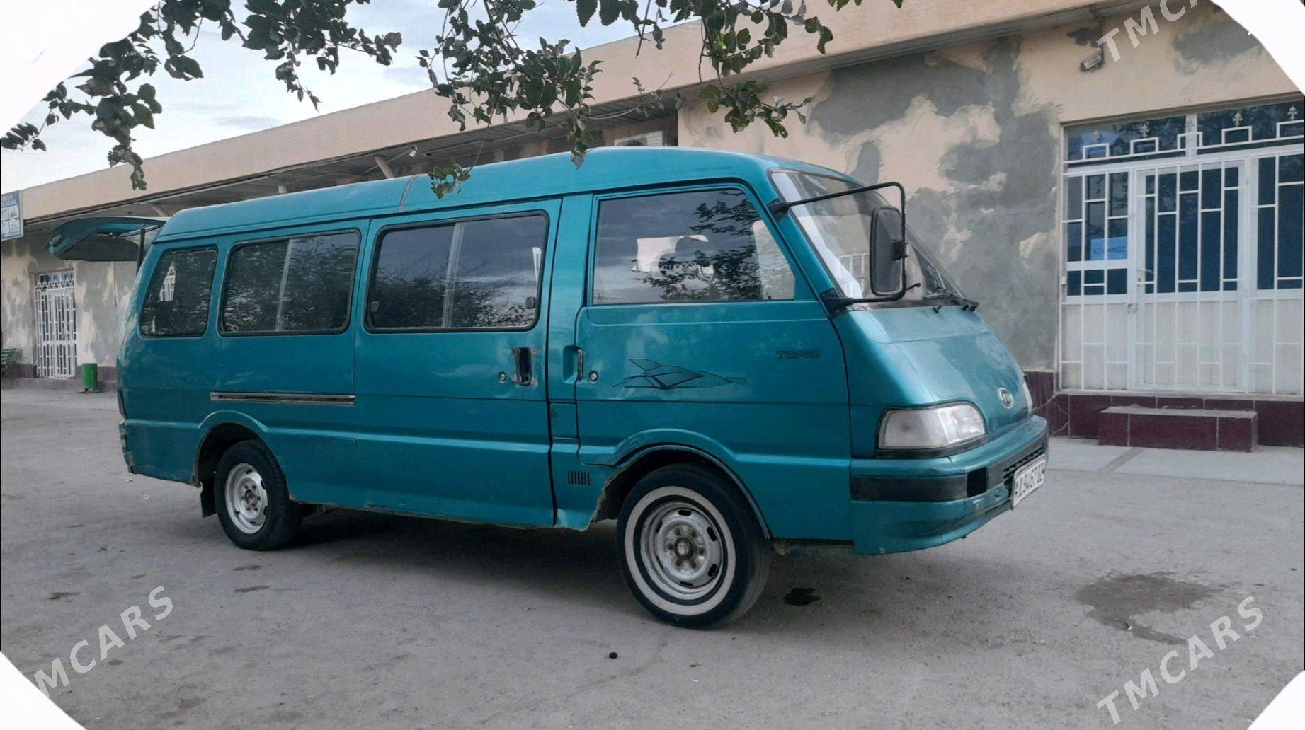 Toyota Hiace 1999 - 30 000 TMT - Гурбансолтан Едже - img 1