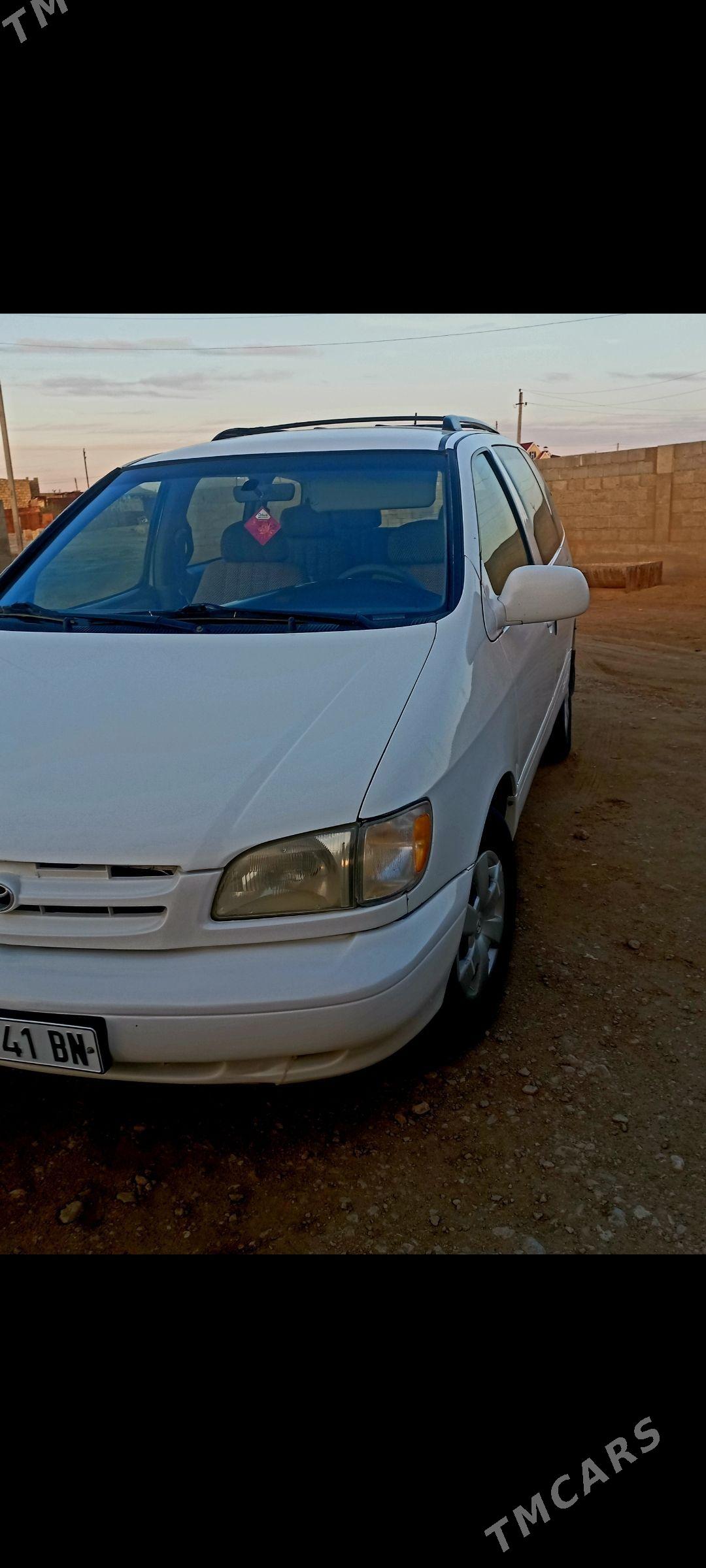 Toyota Sienna 1999 - 140 000 TMT - Esenguly - img 1