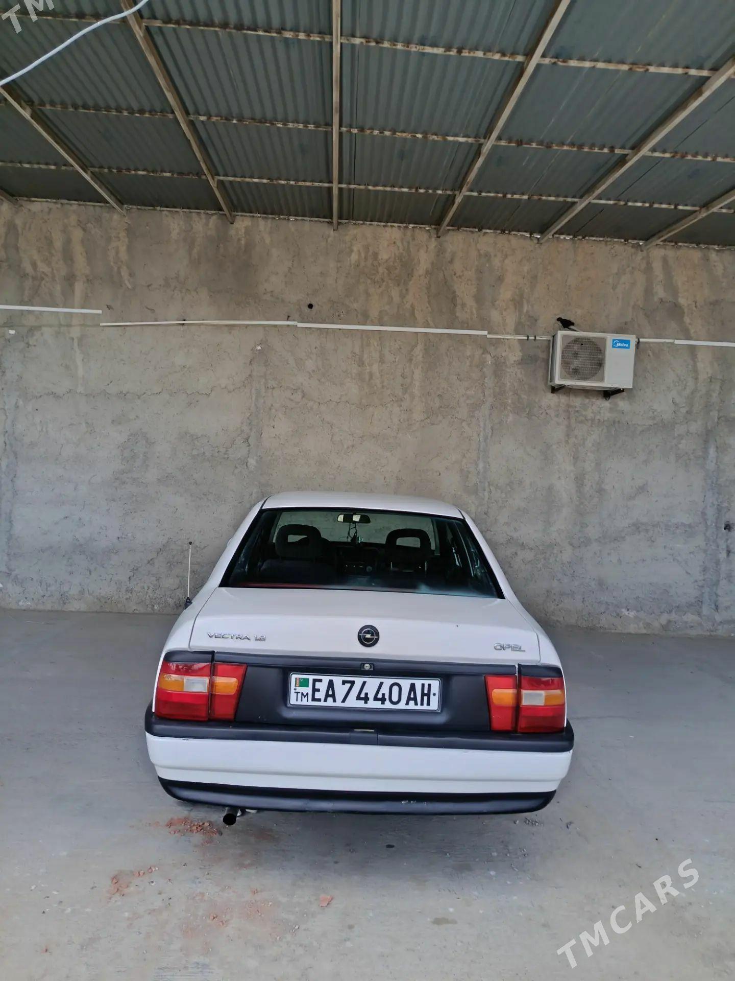 Opel Vectra 1992 - 40 000 TMT - Бахарден - img 1