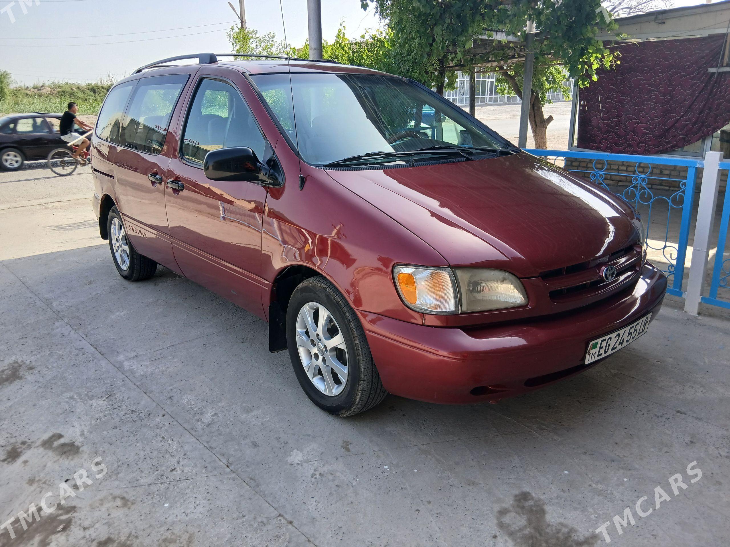 Toyota Sienna 2000 - 145 000 TMT - Туркменабат - img 1