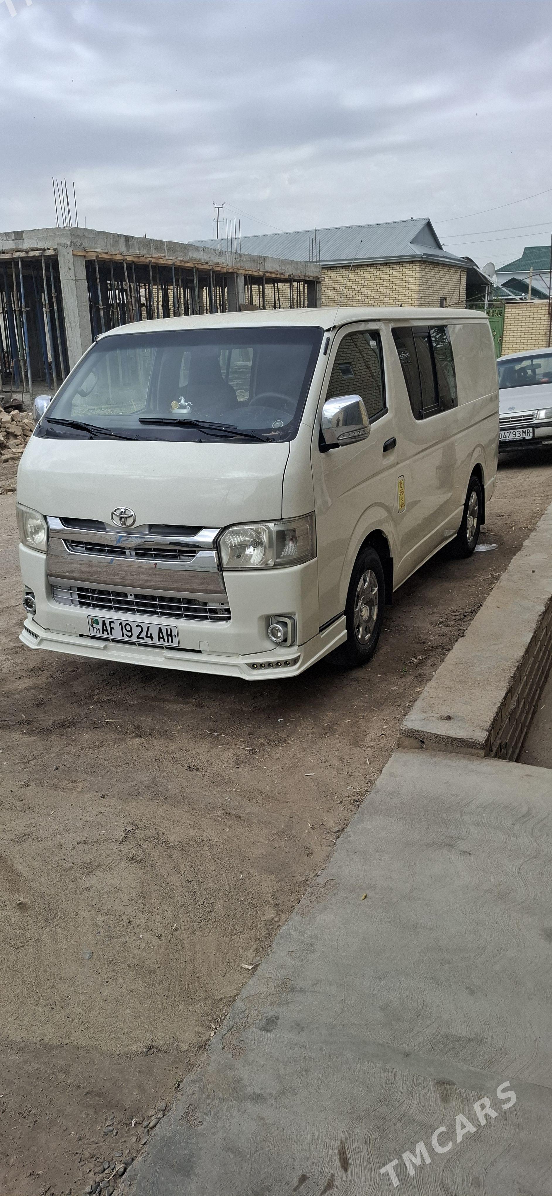 Toyota Hiace 2007 - 220 000 TMT - Мары - img 1
