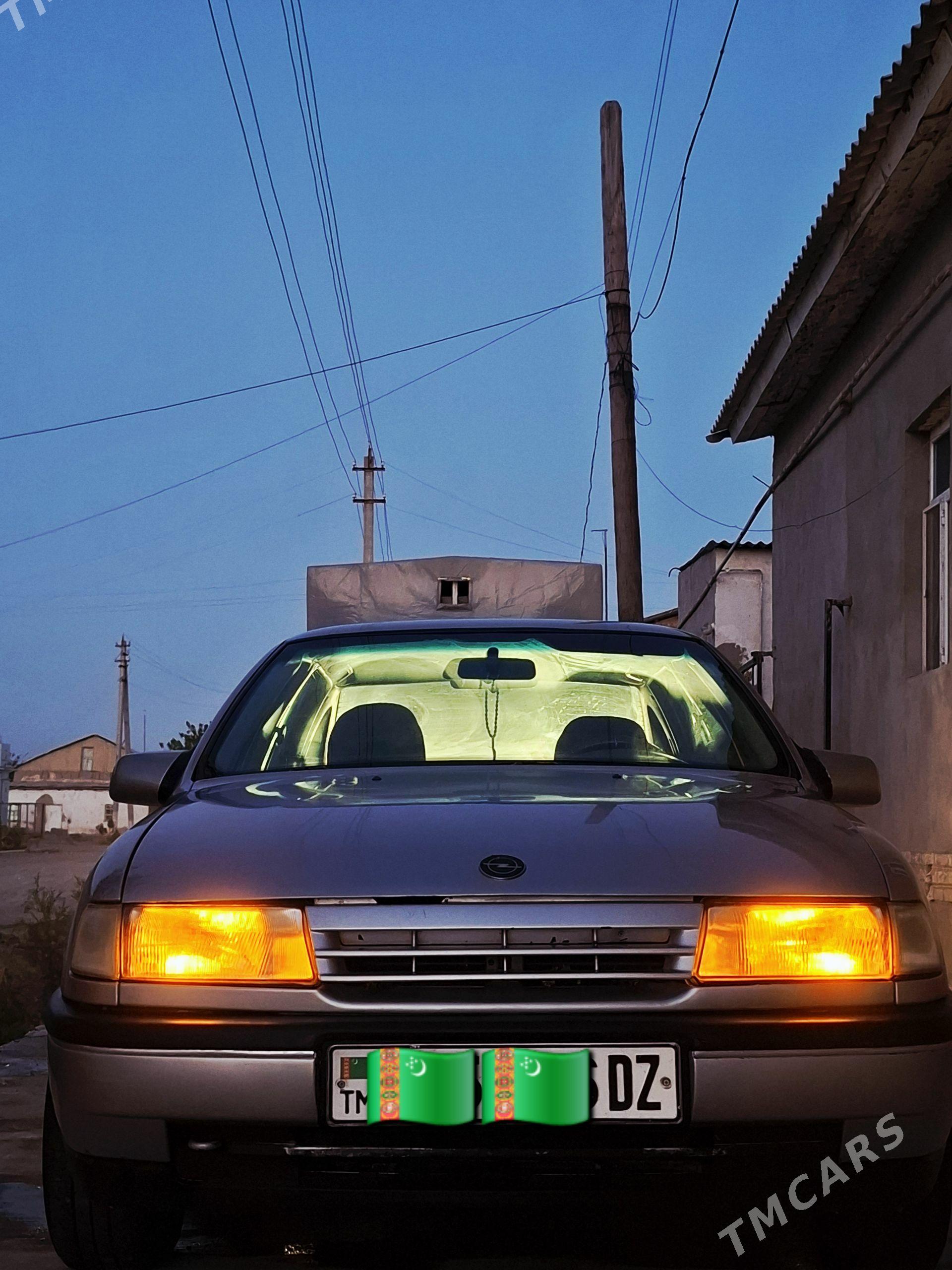 Opel Vectra 1990 - 53 000 TMT - Köneürgenç - img 1