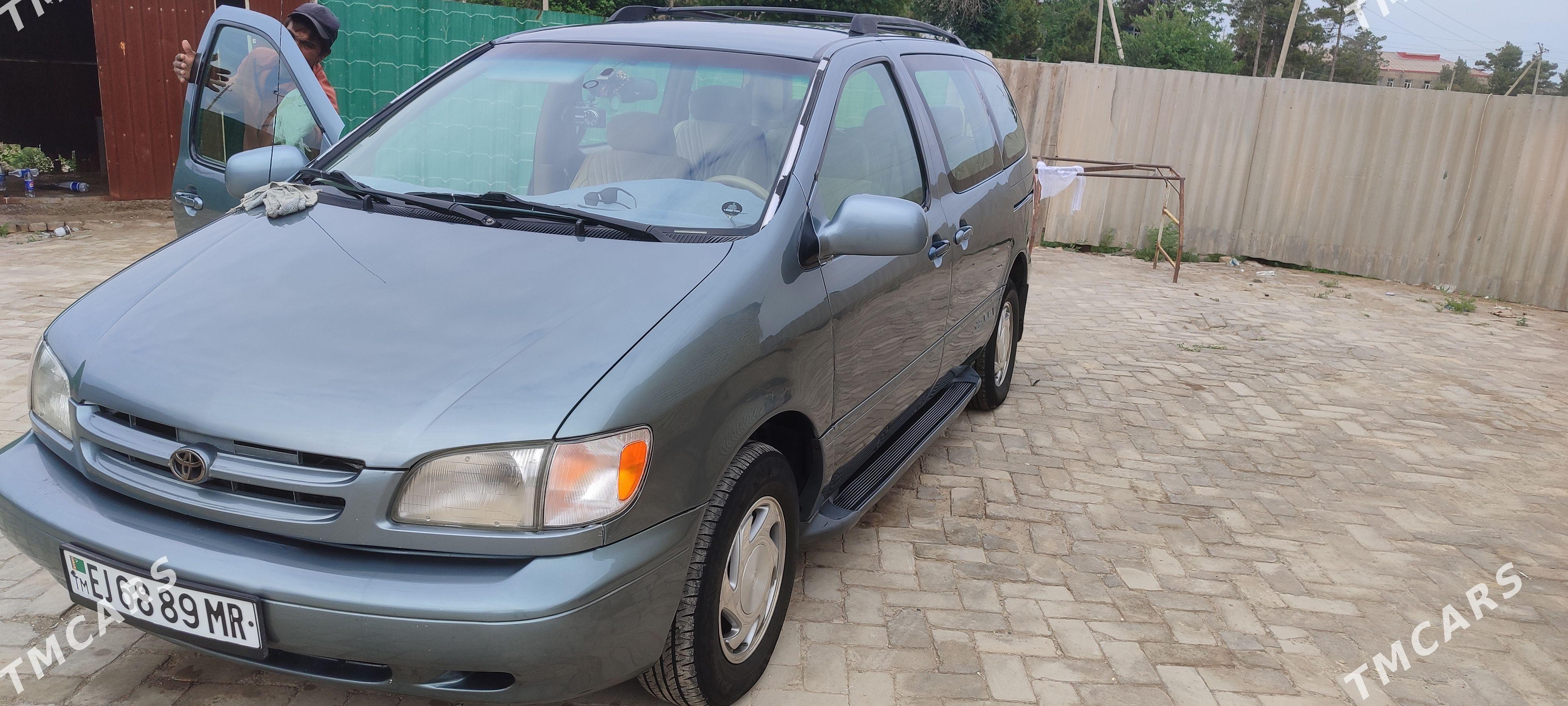 Toyota Sienna 2000 - 210 000 TMT - Ýolöten - img 1