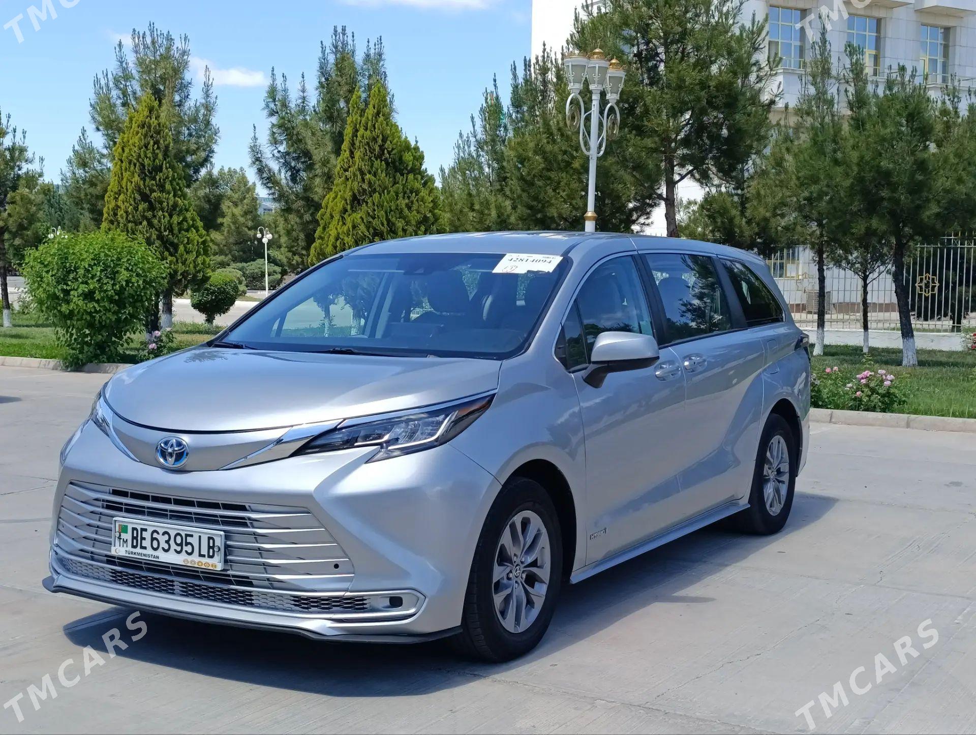 Toyota Sienna 2021 - 465 000 TMT - Туркменабат - img 1