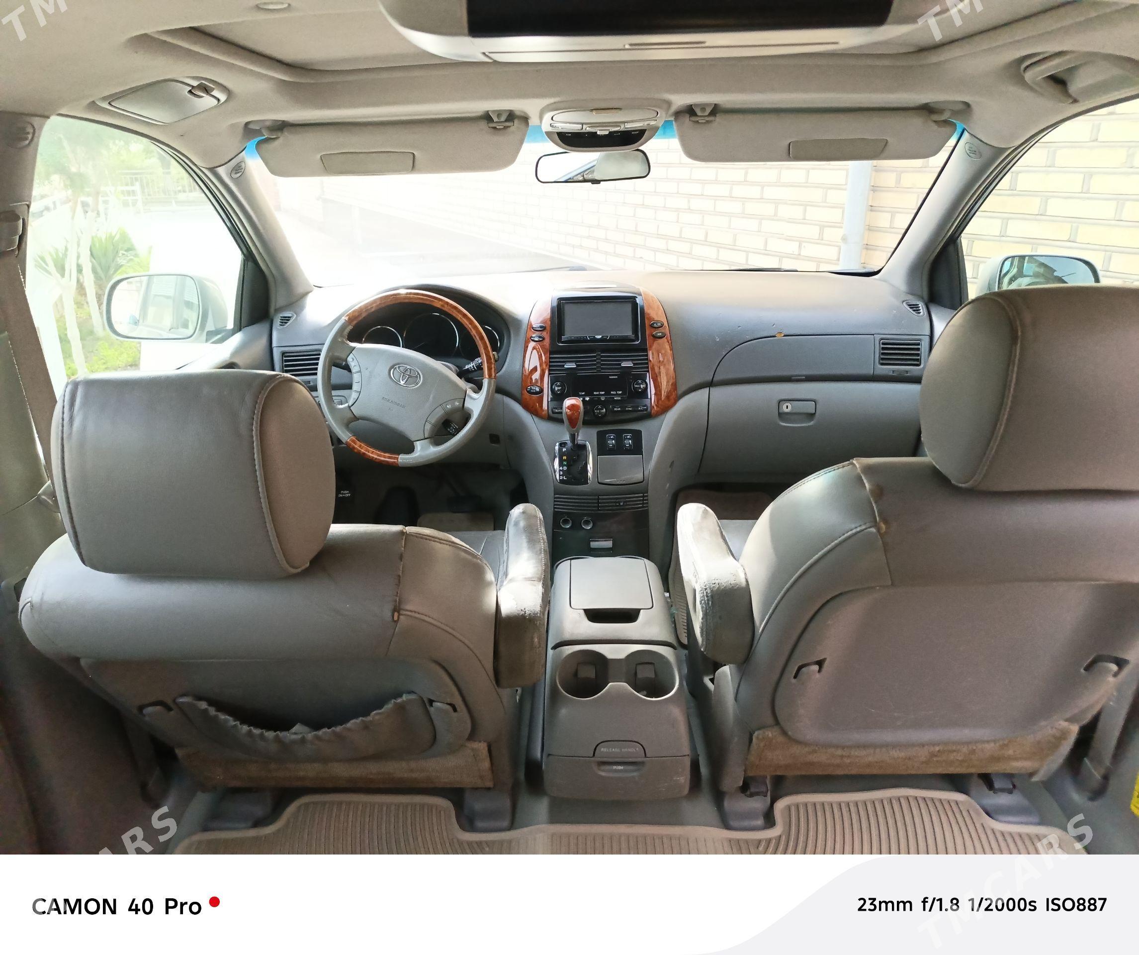 Toyota Sienna 2008 - 285 000 TMT - Теджен - img 1