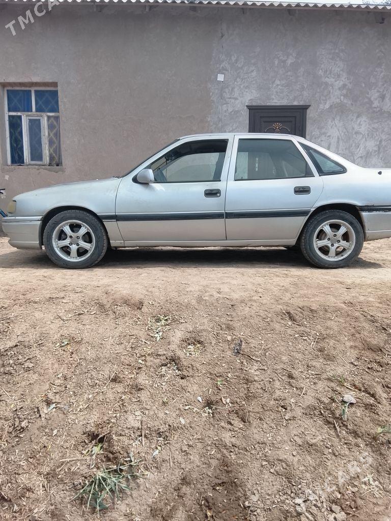 Opel Vectra 1989 - 40 000 TMT - Болдумсаз - img 1