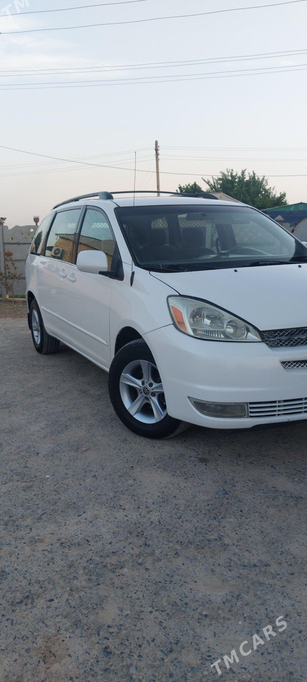 Toyota Sienna 2005 - 240 000 TMT - Бабадайхан - img 1