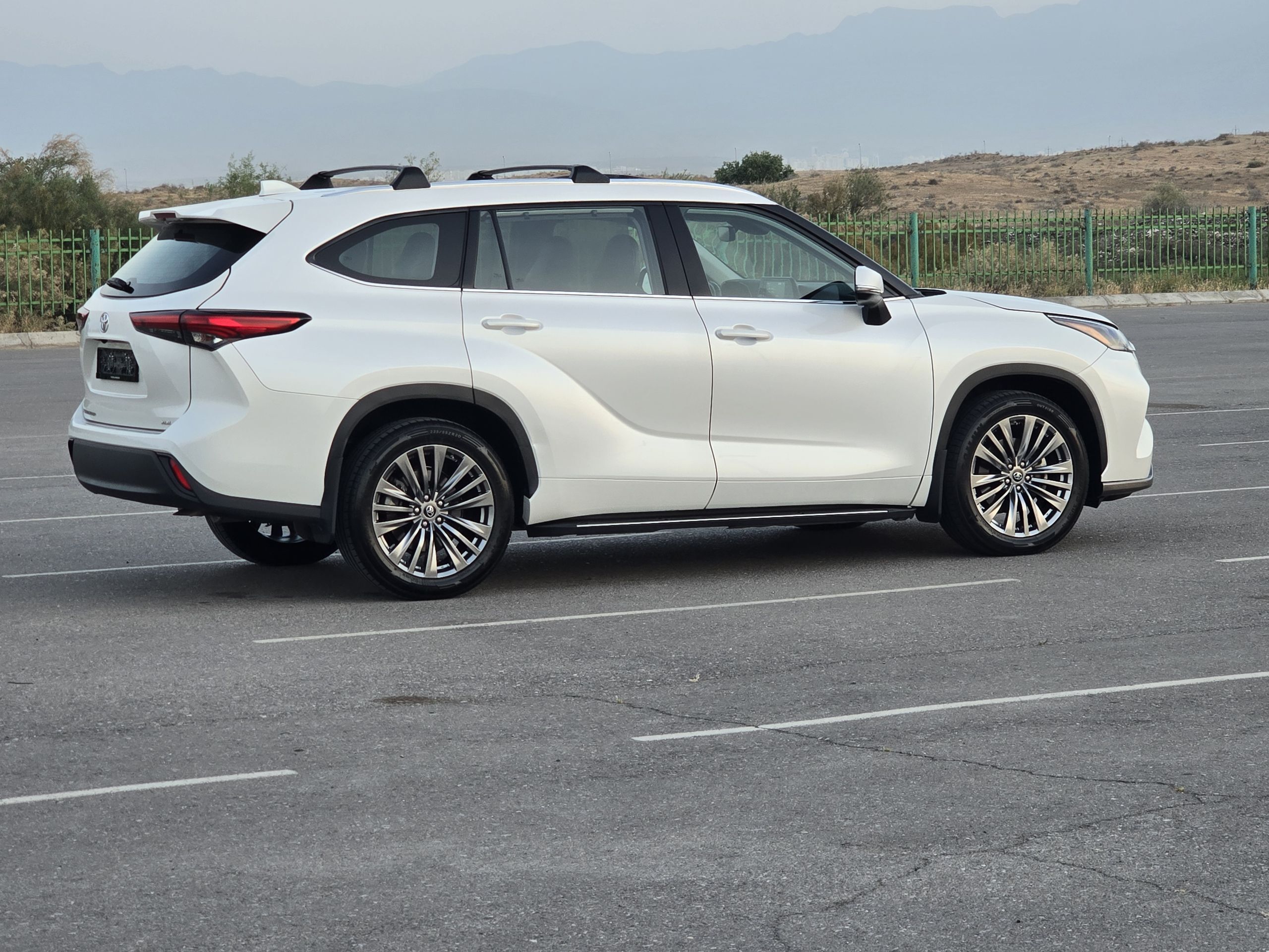 Toyota Highlander 2021 - 635 000 TMT - Ашхабад - img 1