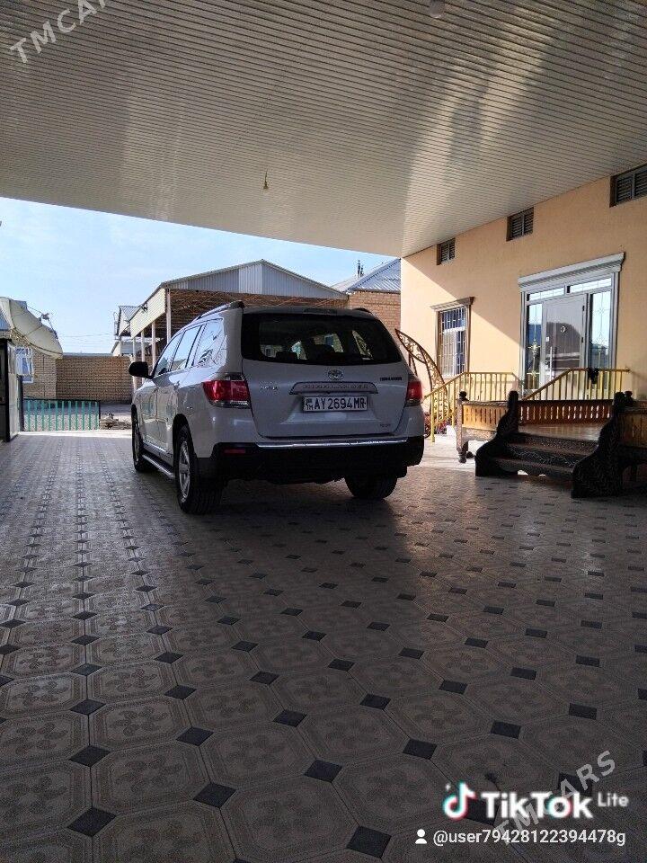 Toyota Highlander 2012 - 330 000 TMT - Мургап - img 1