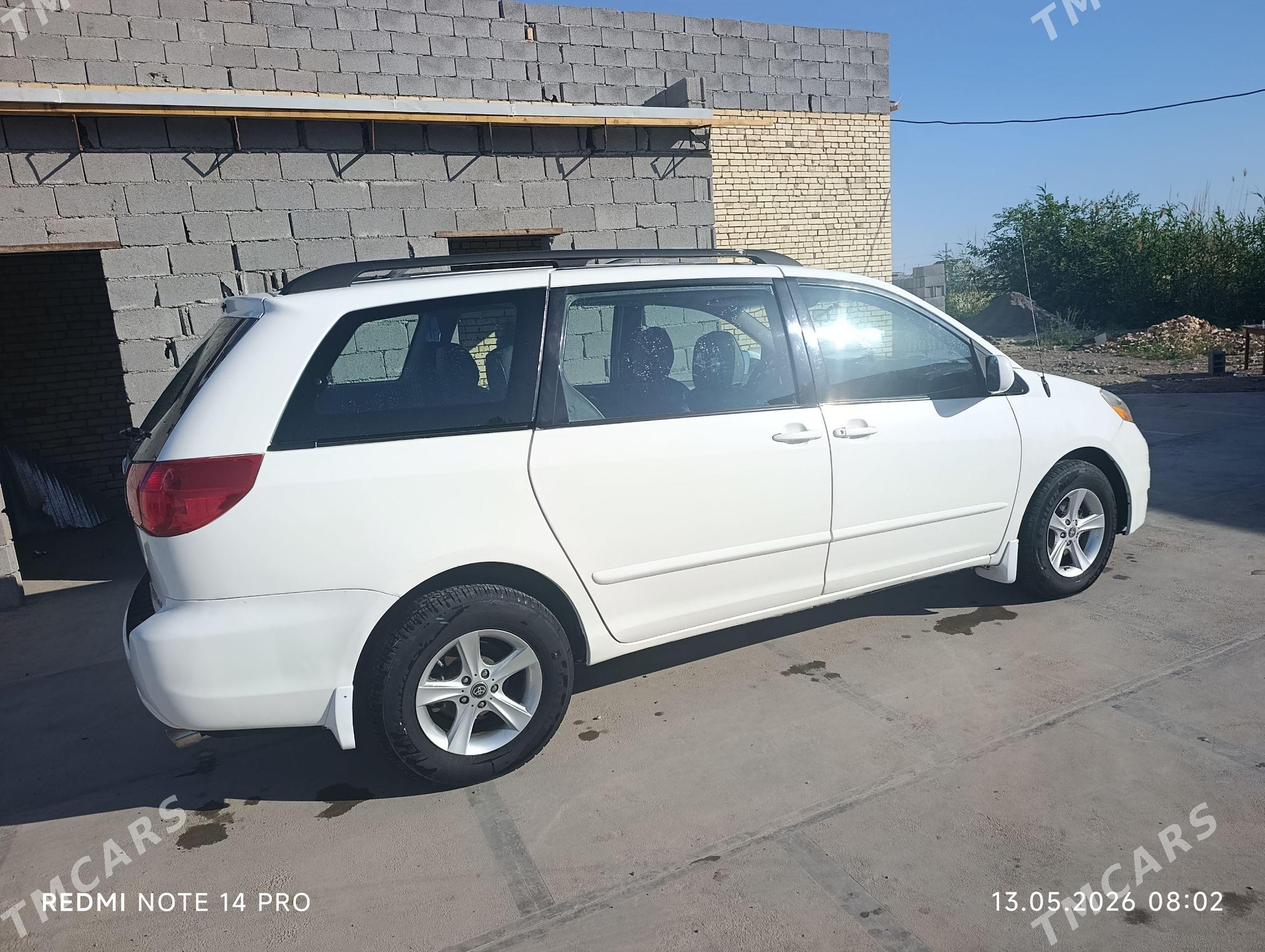 Toyota Sienna 2008 - 230 000 TMT - Мары - img 1