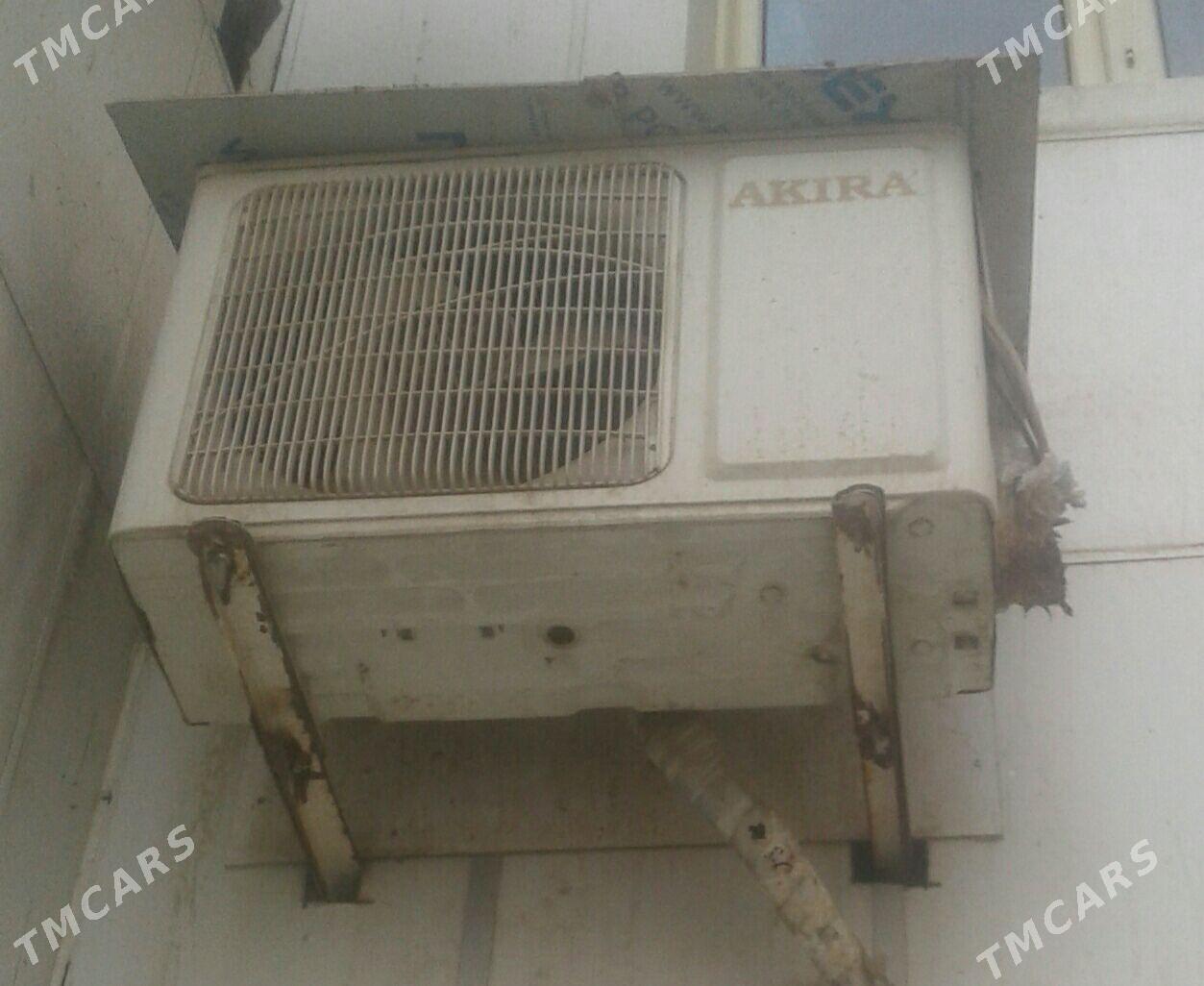 kandisioner AKIRA - Parahat 2 - img 1