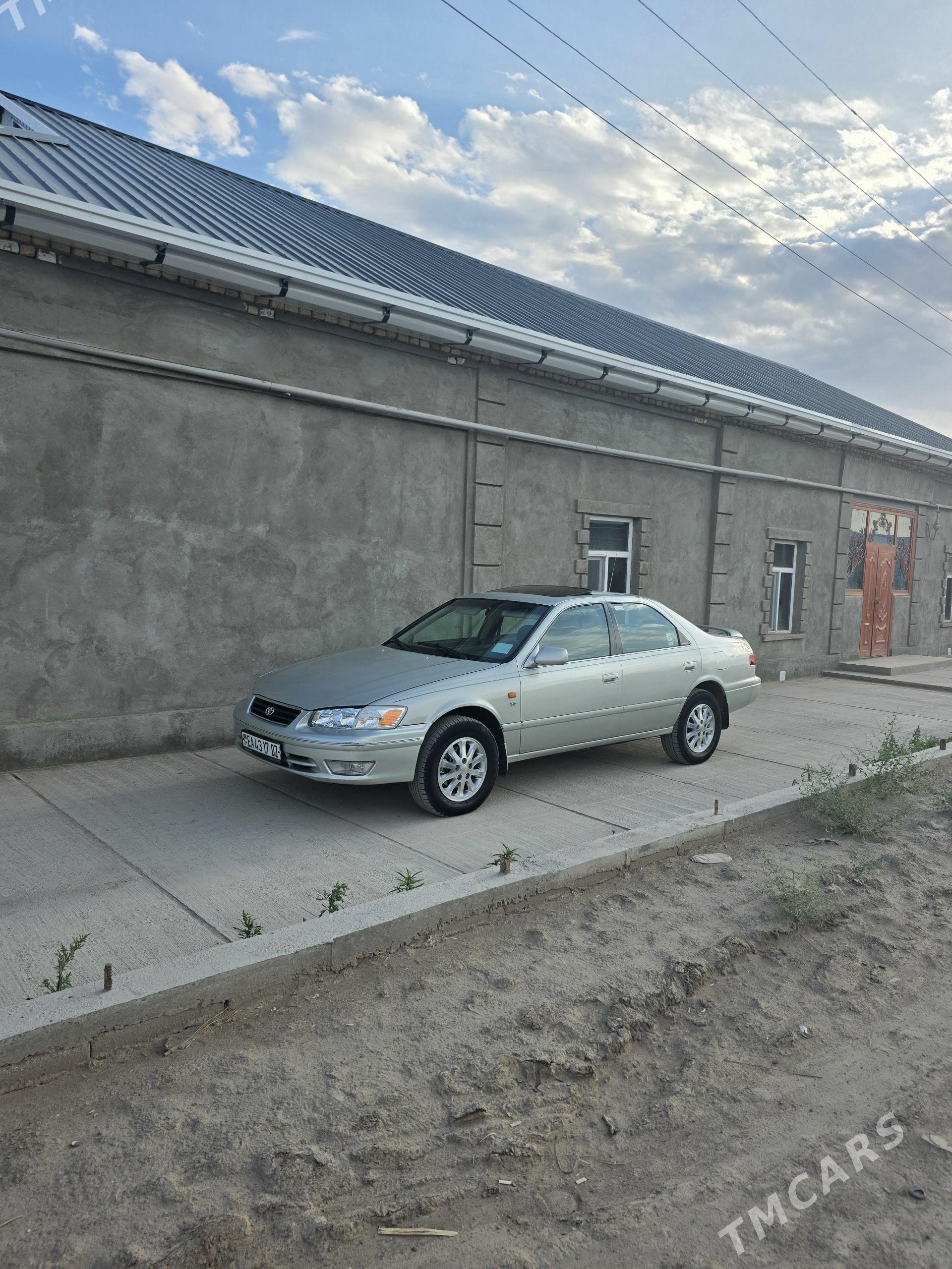Toyota Camry 2000 - 200 000 TMT - Кёнеургенч - img 1