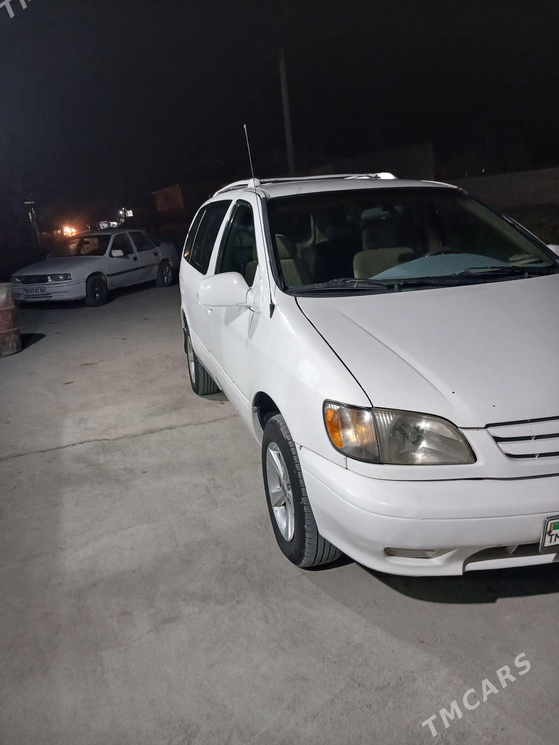 Toyota Sienna 2003 - 165 000 TMT - Bäherden - img 1